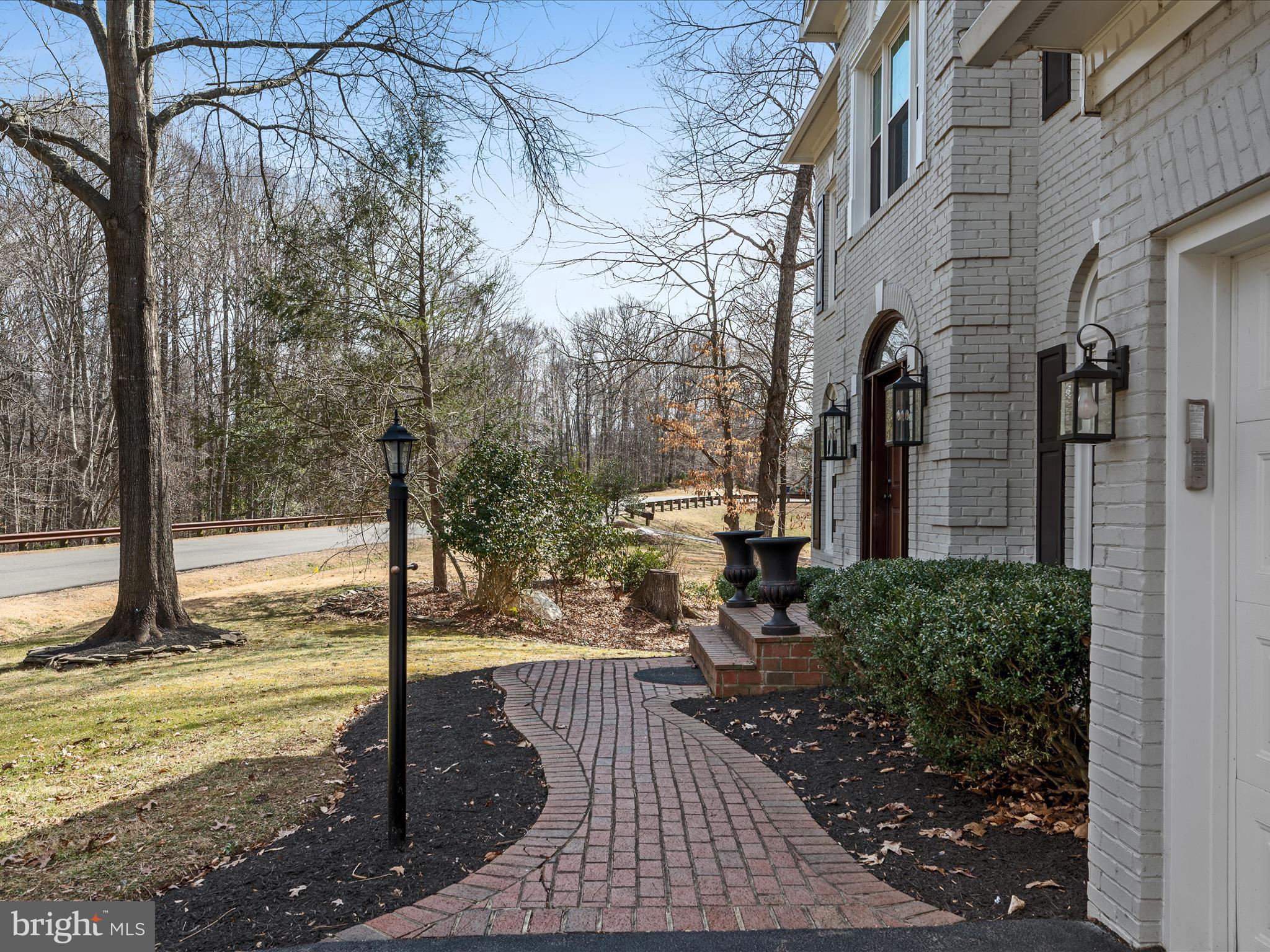 11692 SANDAL WOOD LANE