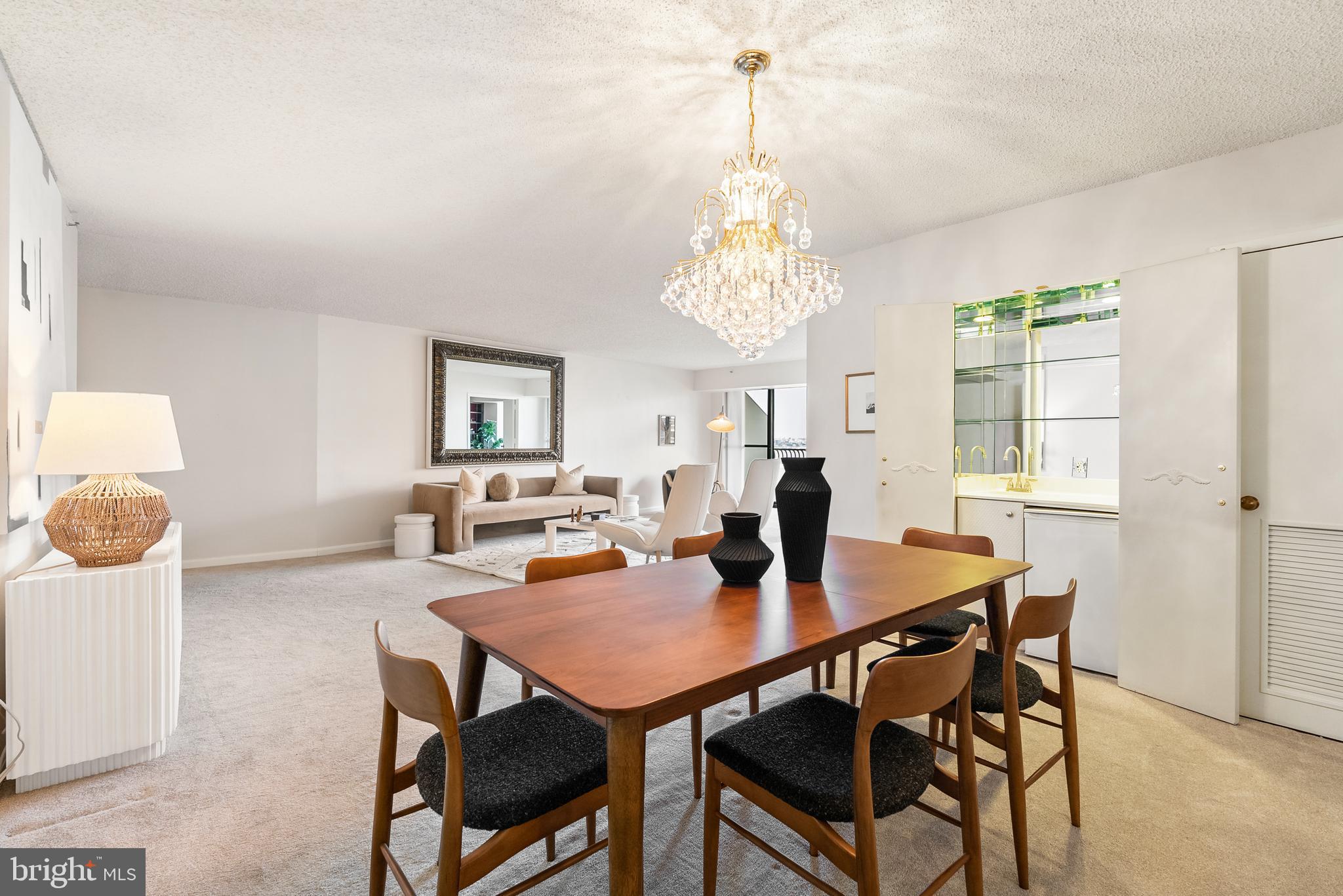 CRYSTAL GATEWAY - Residential