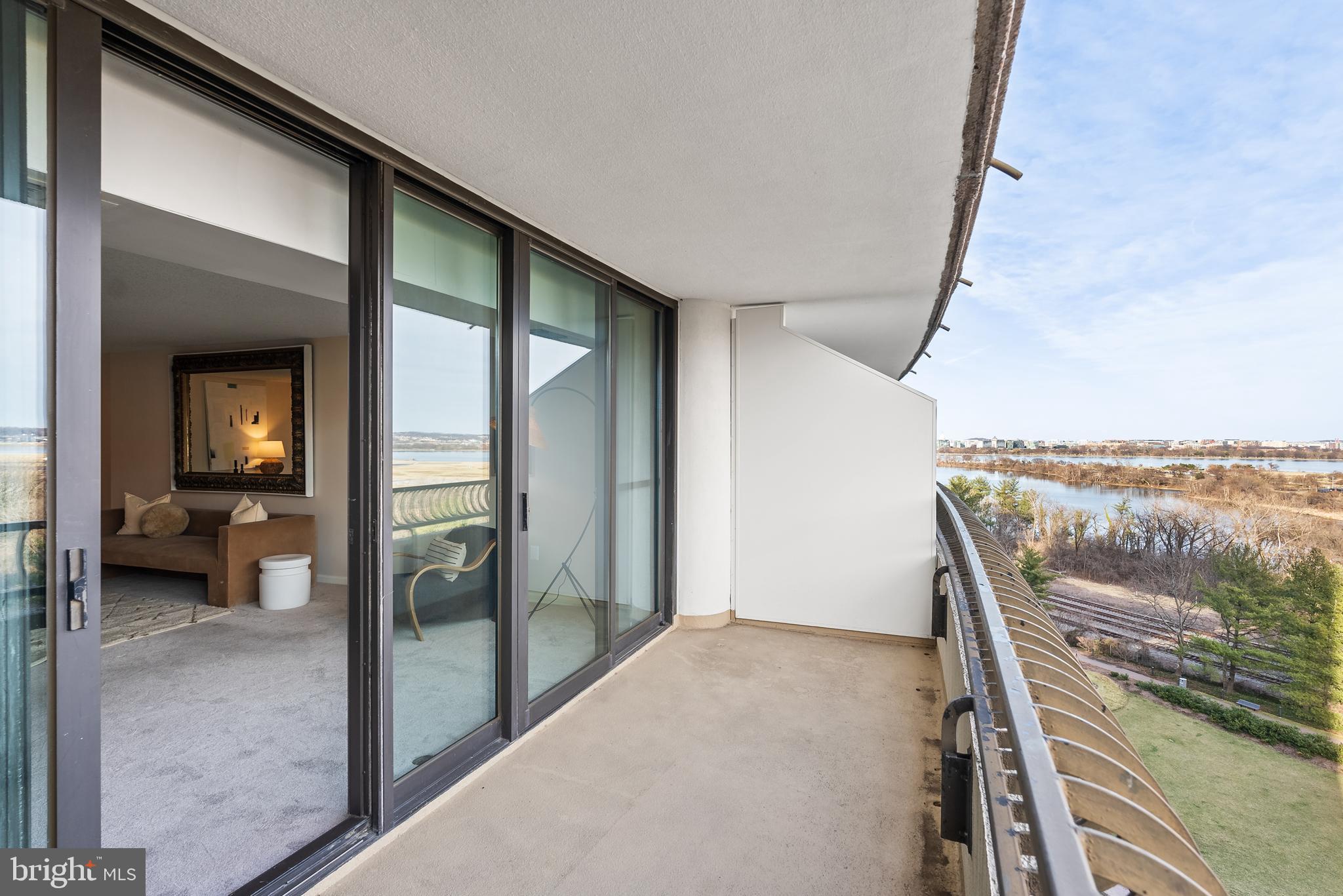 CRYSTAL GATEWAY - Residential