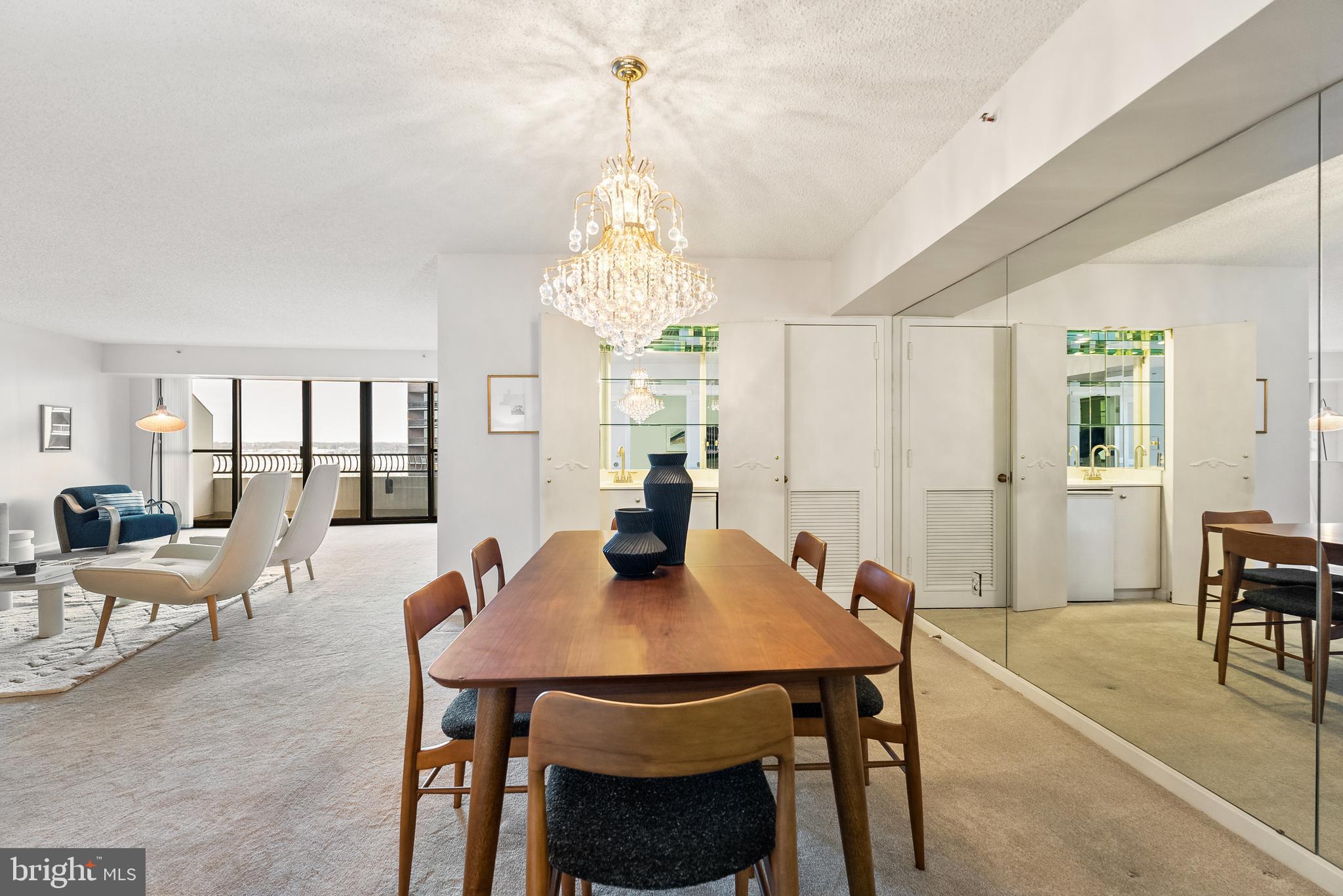 CRYSTAL GATEWAY - Residential