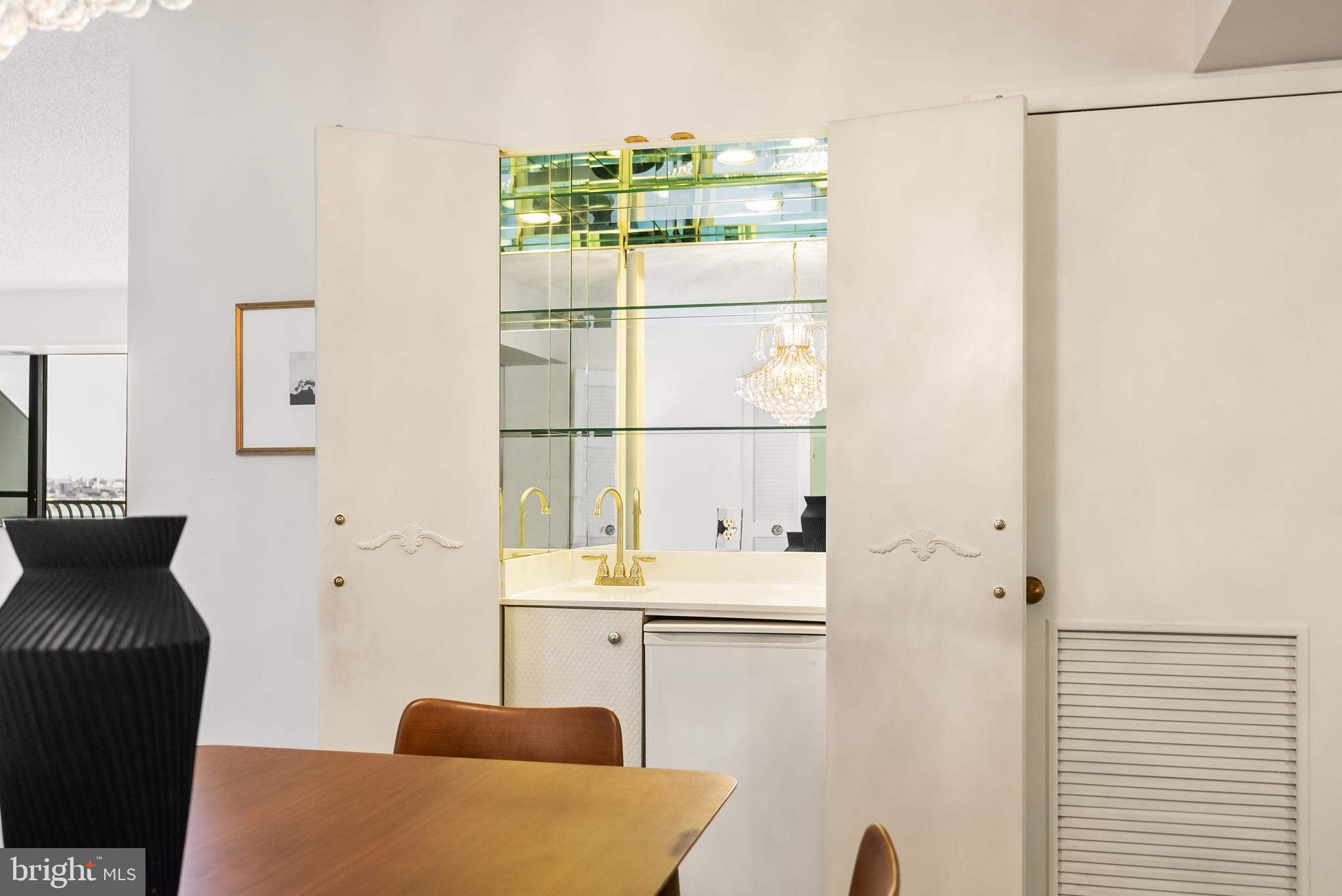 CRYSTAL GATEWAY - Residential