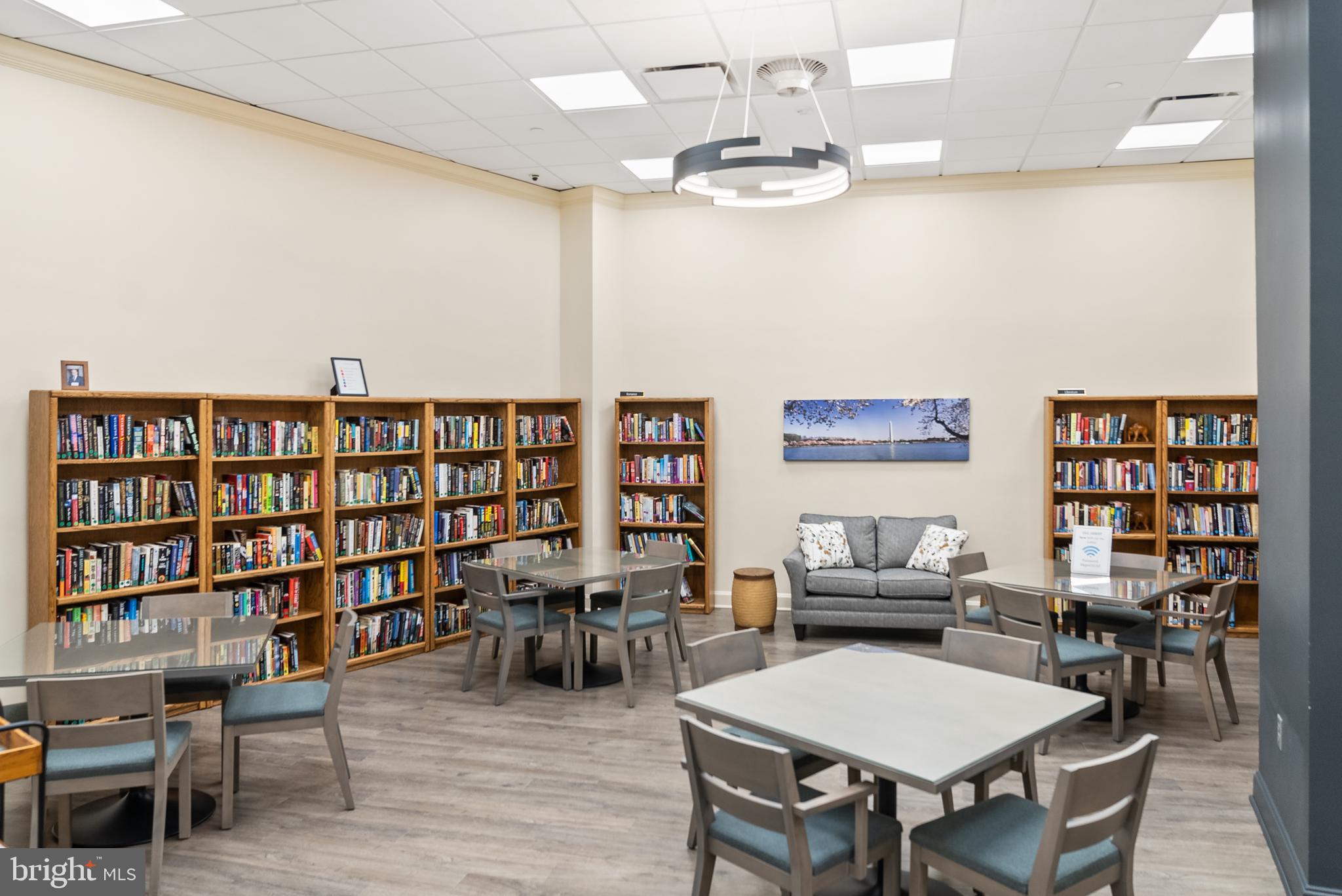 CRYSTAL GATEWAY - Residential