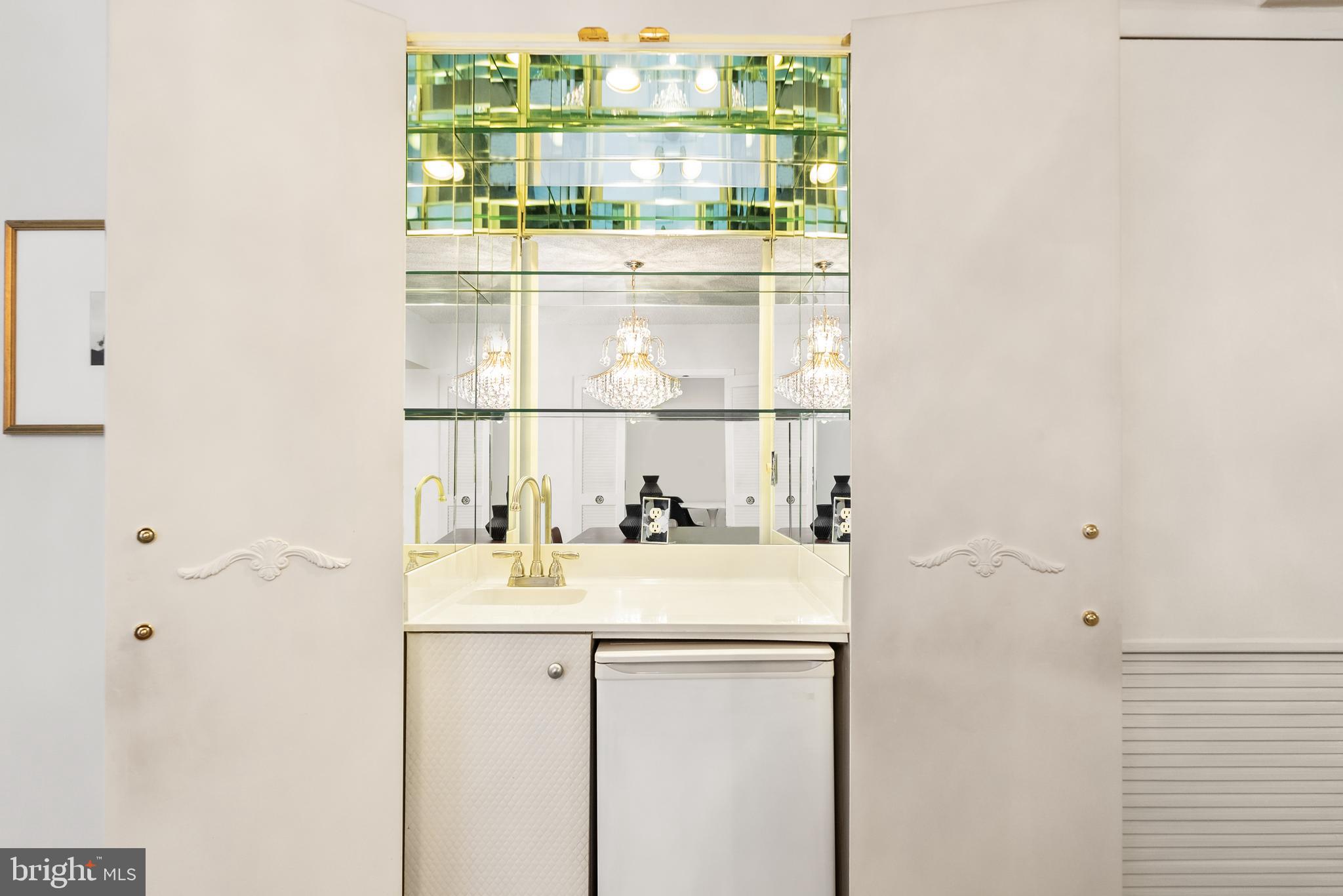 CRYSTAL GATEWAY - Residential