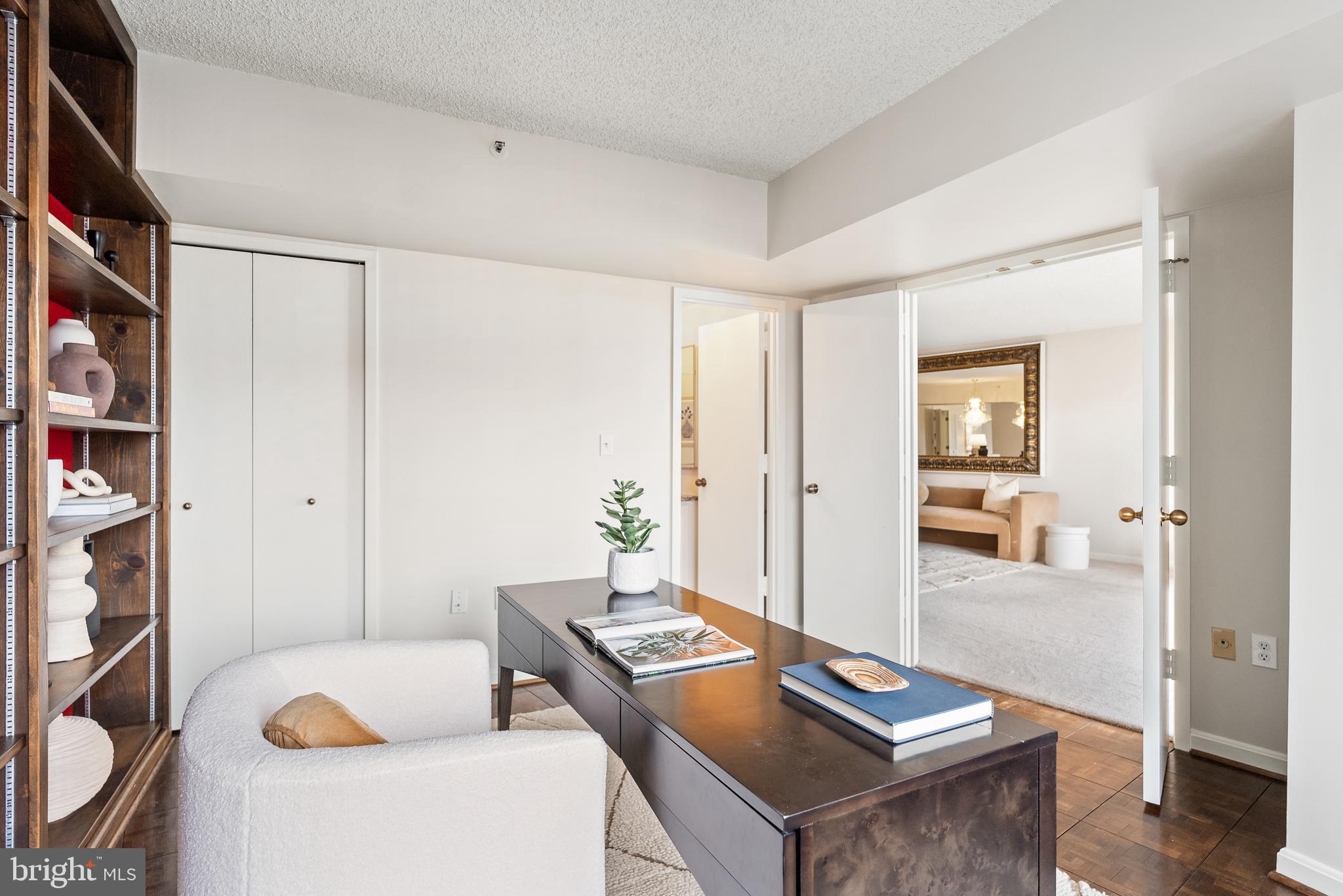 CRYSTAL GATEWAY - Residential