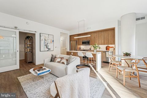 Photo of 4909 Auburn Avenue #1101, BETHESDA, MD 20814 (MLS # MDMC2199702)