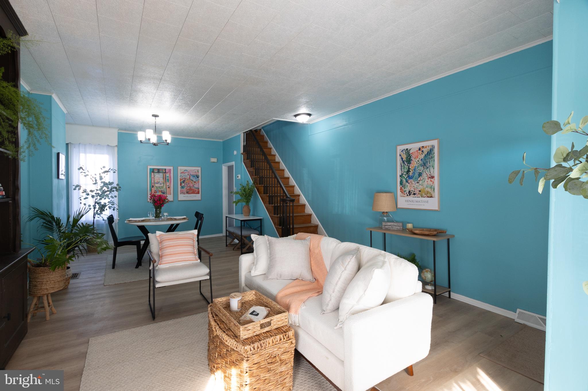 619 N LINCOLN STREET