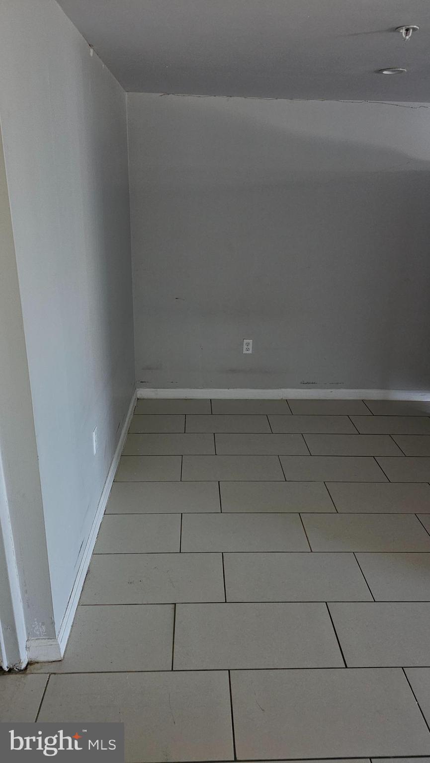 RHAWNHURST - Residential Lease