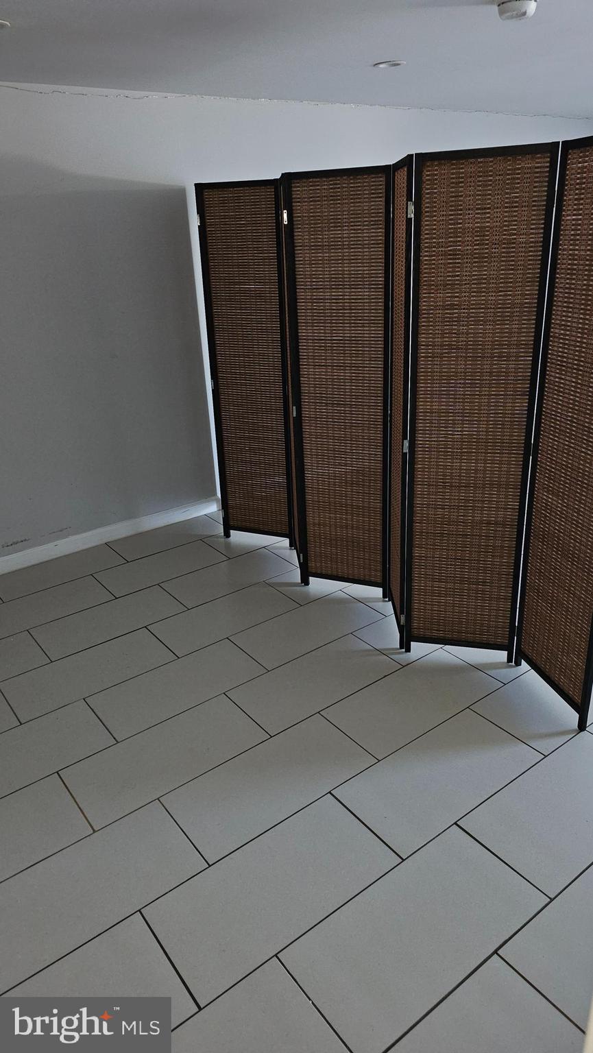 RHAWNHURST - Residential Lease