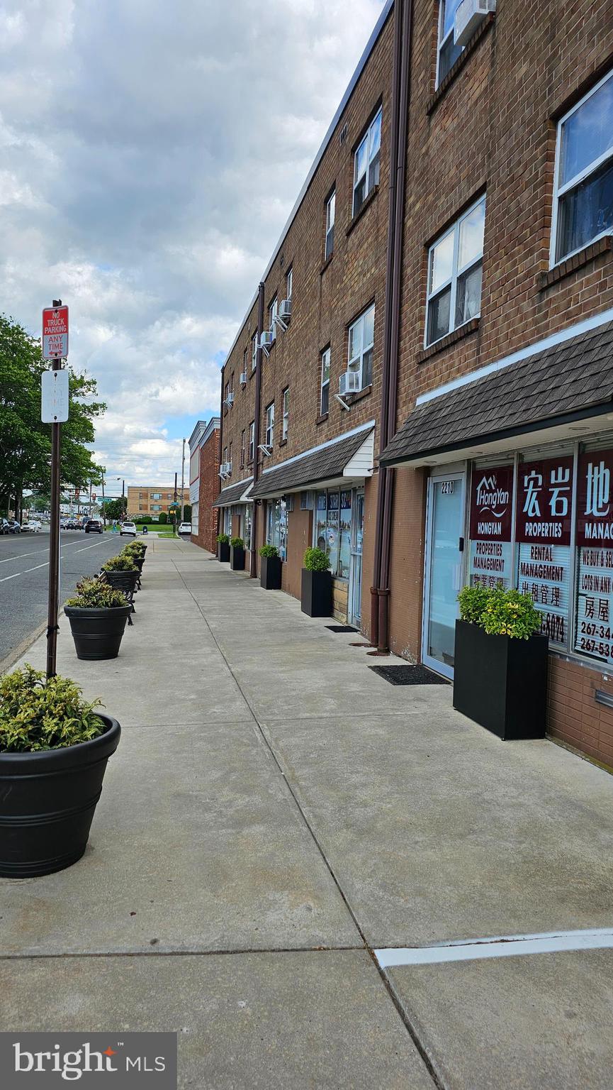 RHAWNHURST - Residential Lease