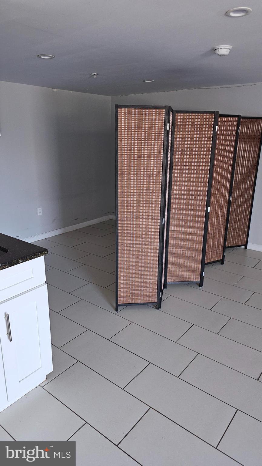 RHAWNHURST - Residential Lease