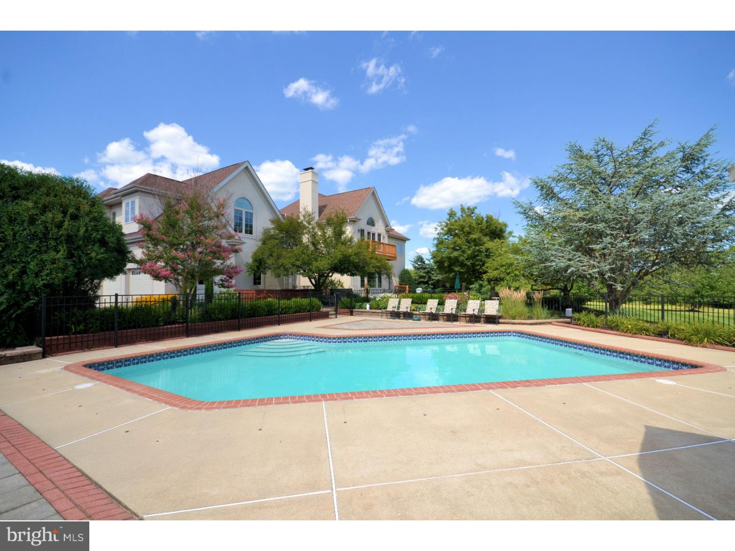 THE HIGHLANDS - Residential