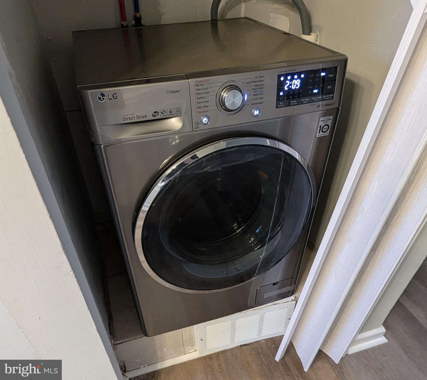 IVERSON SQUARE CONDOMINIUM - Residential