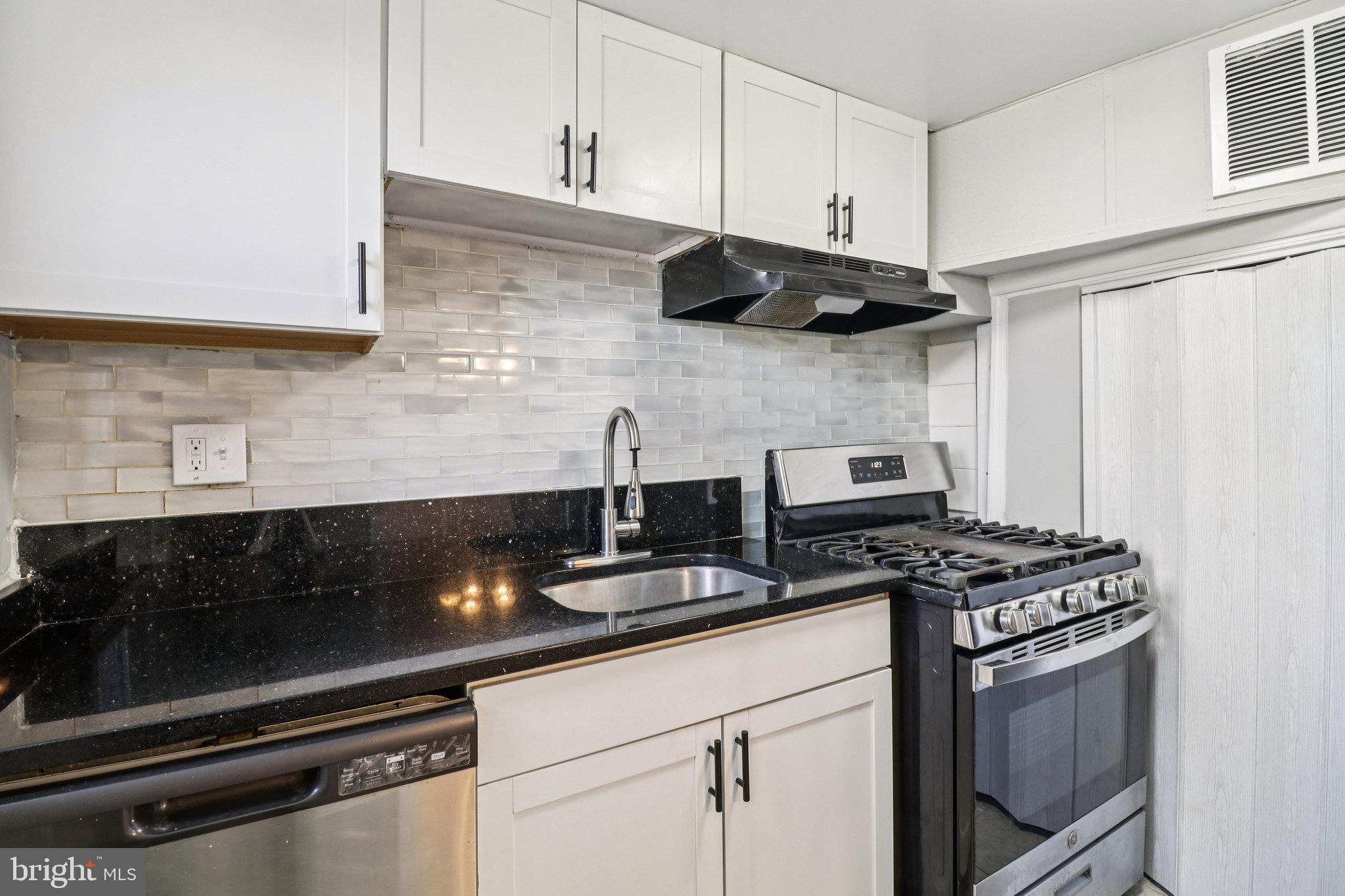 IVERSON SQUARE CONDOMINIUM - Residential