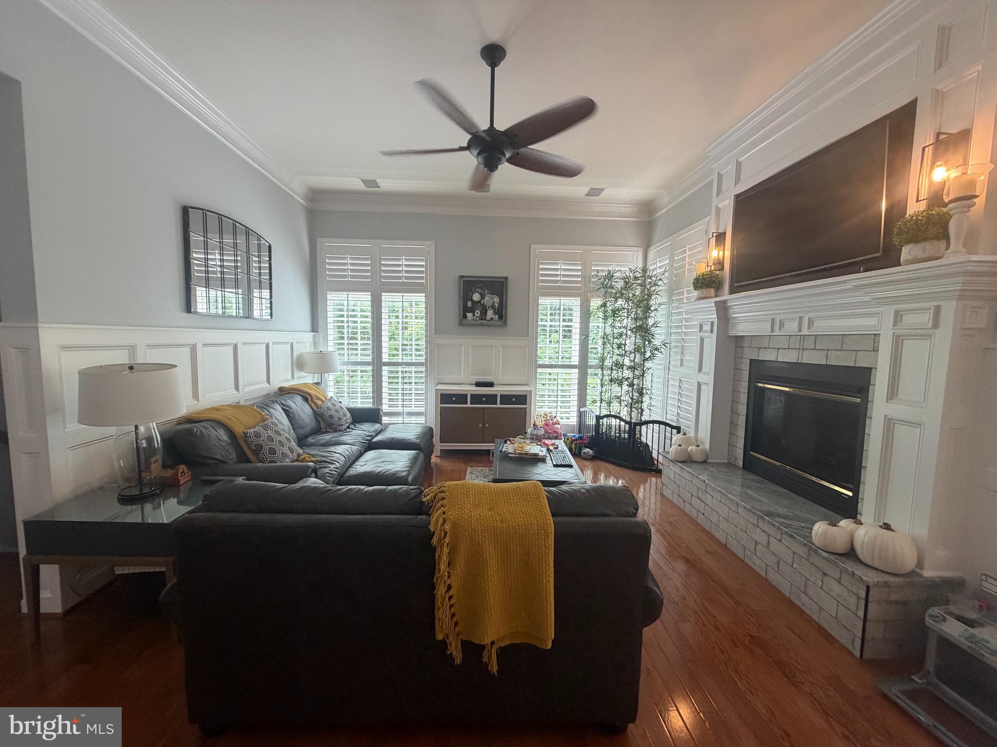 214 BOWEN COURT