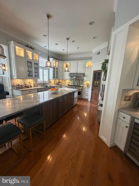 Homes For Sale - 214 Bowen Court<br/> ANNAPOLIS, MD 21401