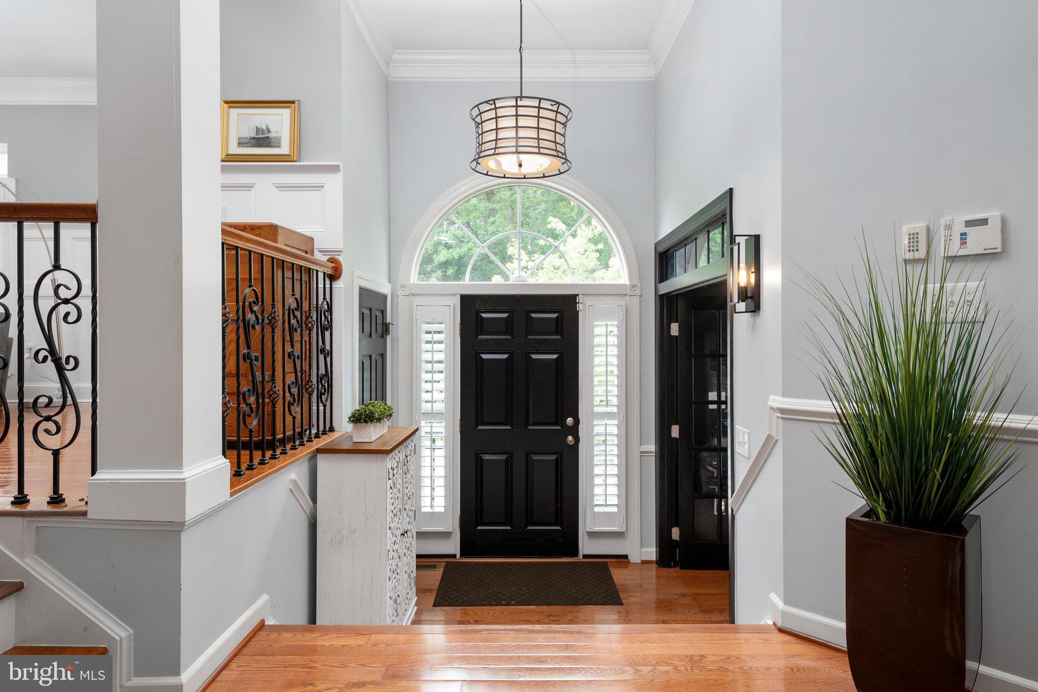 214 BOWEN COURT