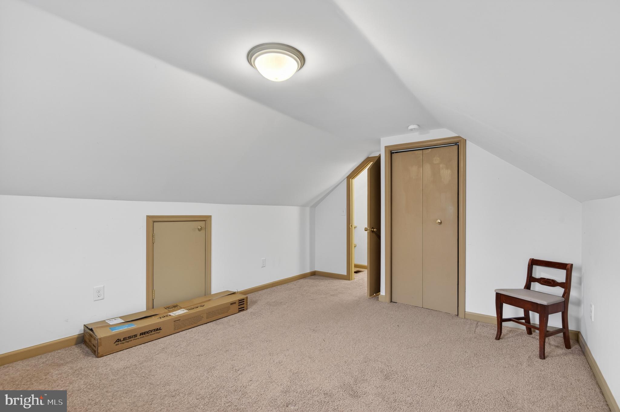 DELBROOK MANOR - Residential