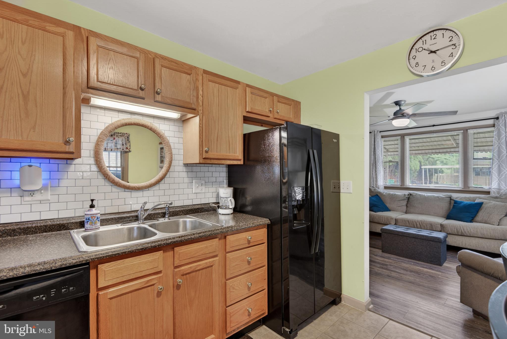 DELBROOK MANOR - Residential