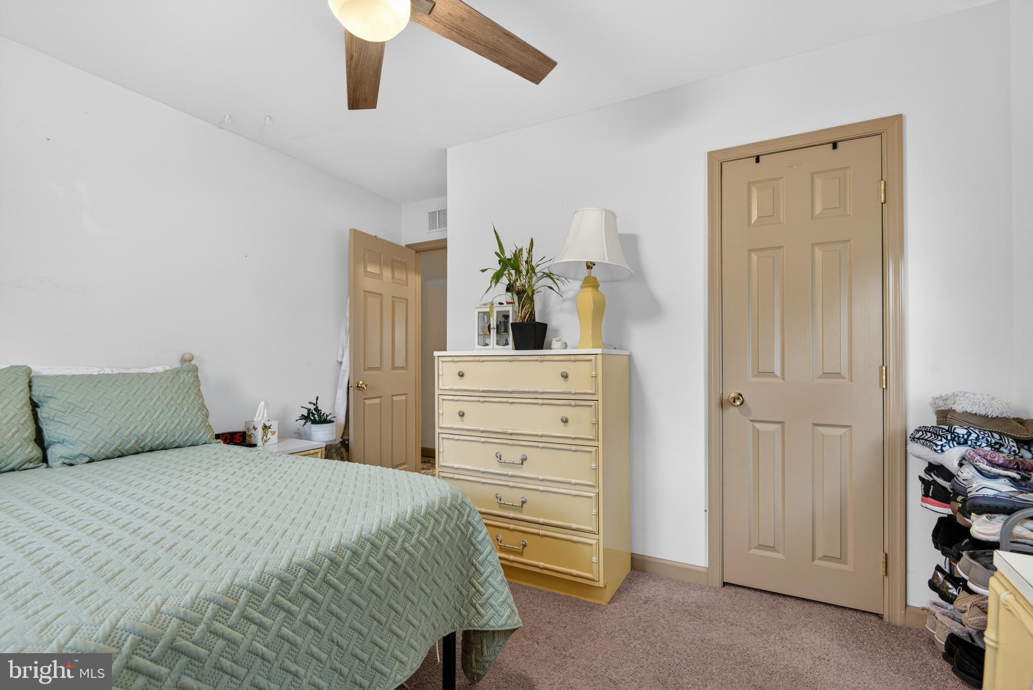 DELBROOK MANOR - Residential