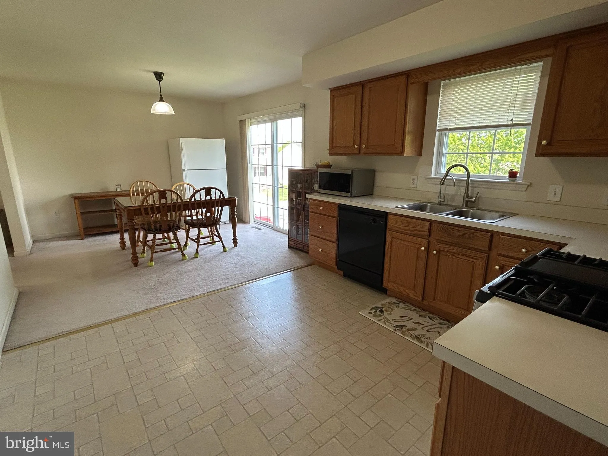 Sinking Spring, Pennsylvania 19608, United States, 3 Bedrooms Bedrooms, ,3 BathroomsBathrooms,Residential,Pending,121871