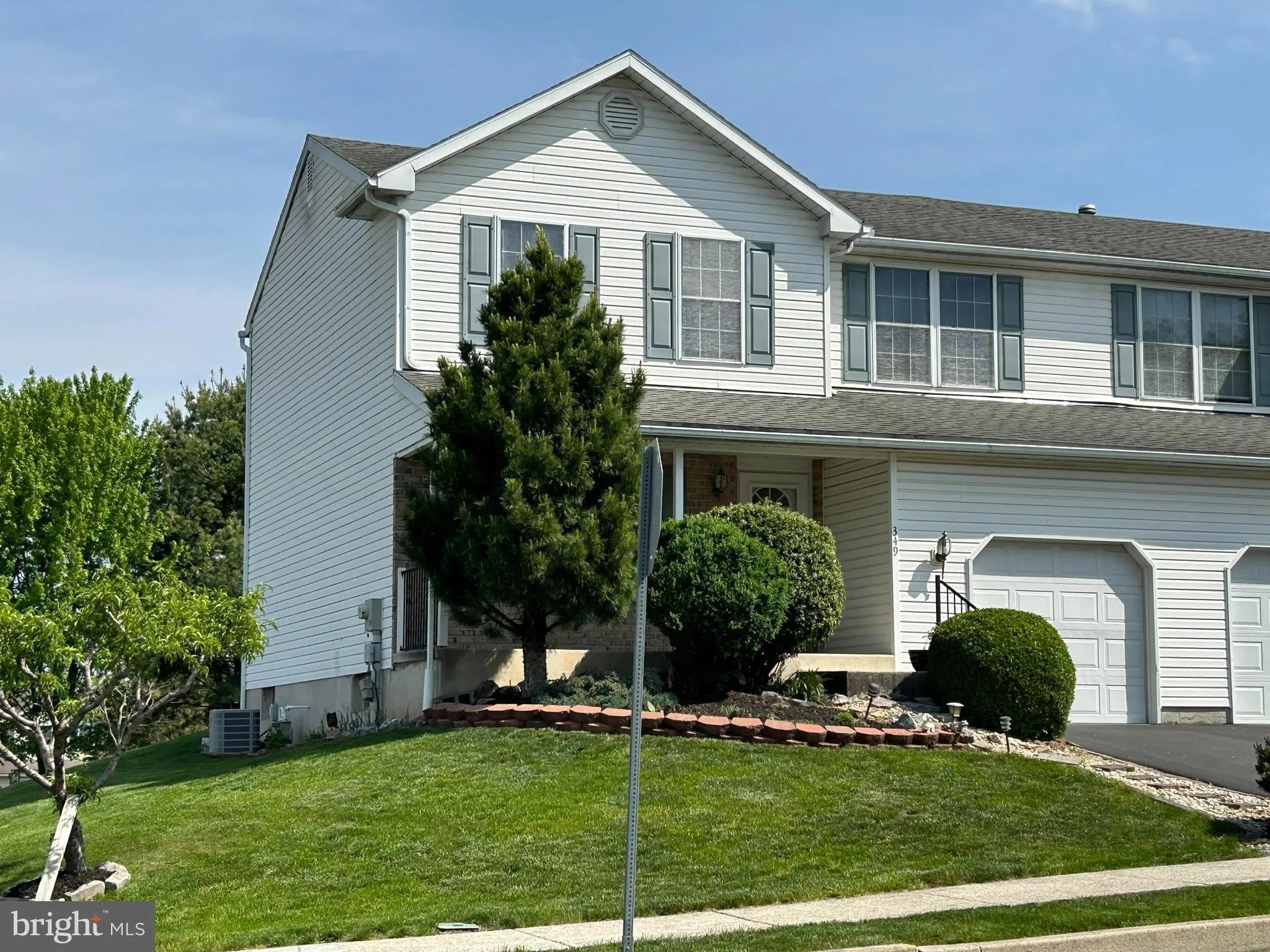 Sinking Spring, Pennsylvania 19608, United States, 3 Bedrooms Bedrooms, ,3 BathroomsBathrooms,Residential,Pending,121871