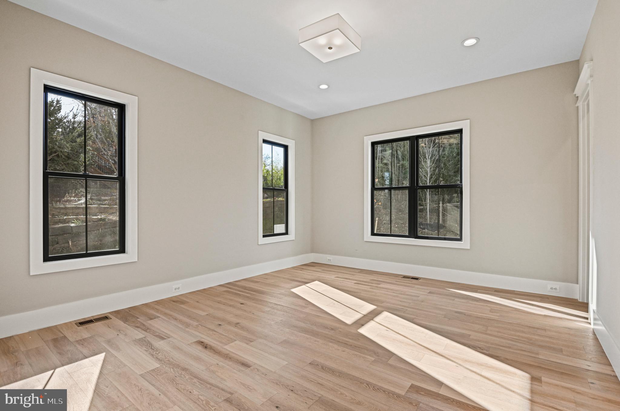 SOUTHRIDGE - Residential