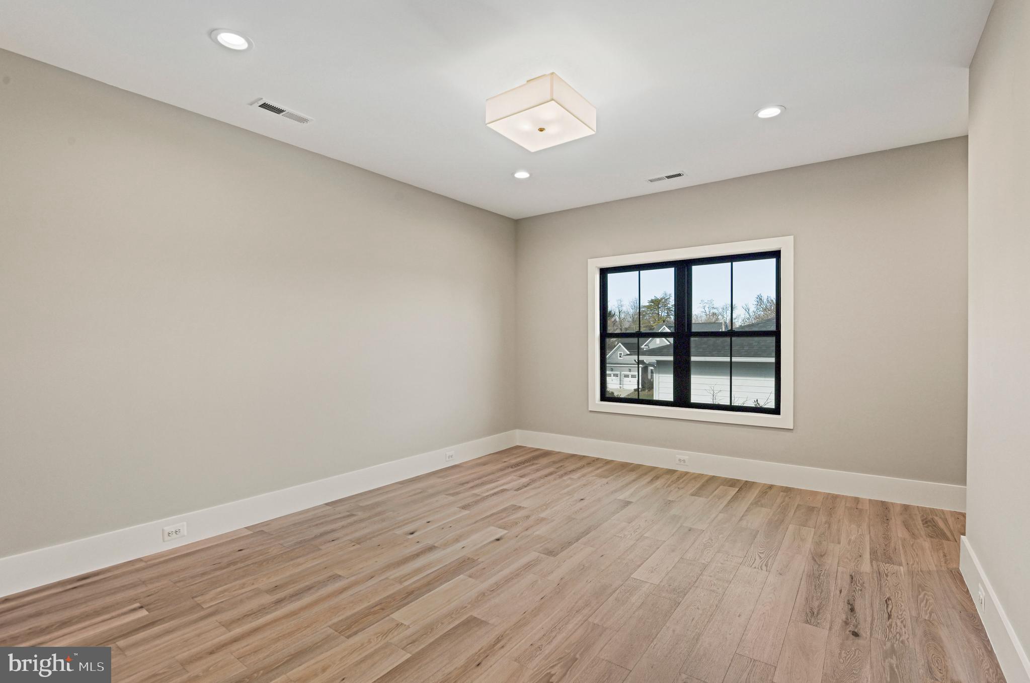 SOUTHRIDGE - Residential