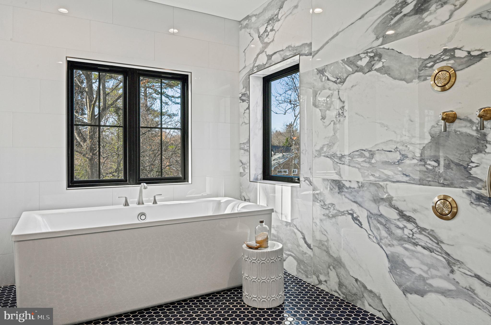 SOUTHRIDGE - Residential