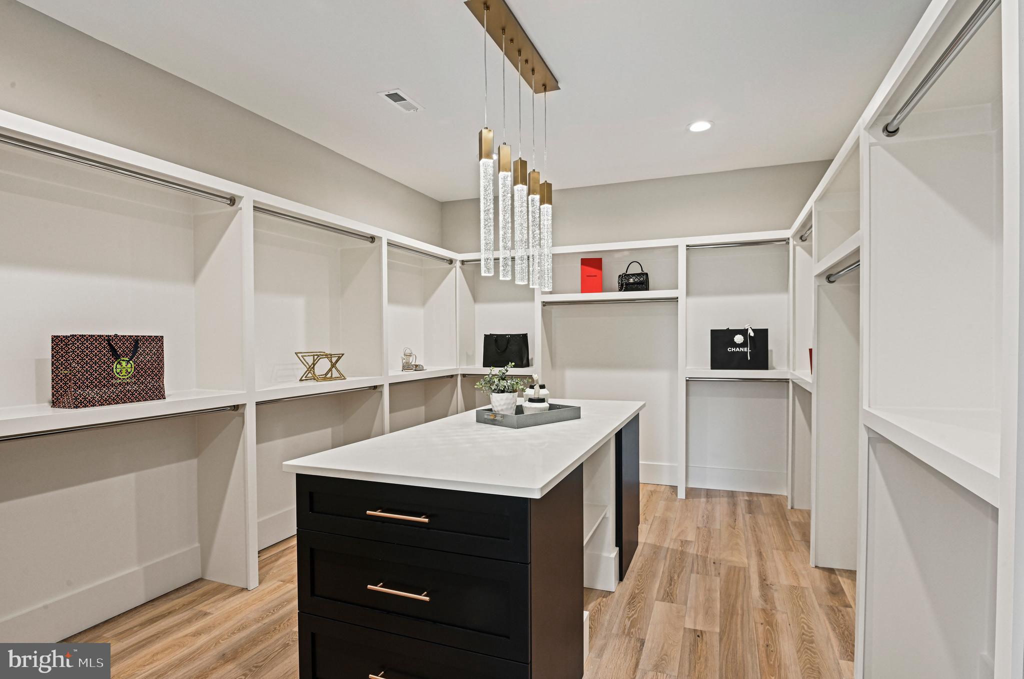 SOUTHRIDGE - Residential