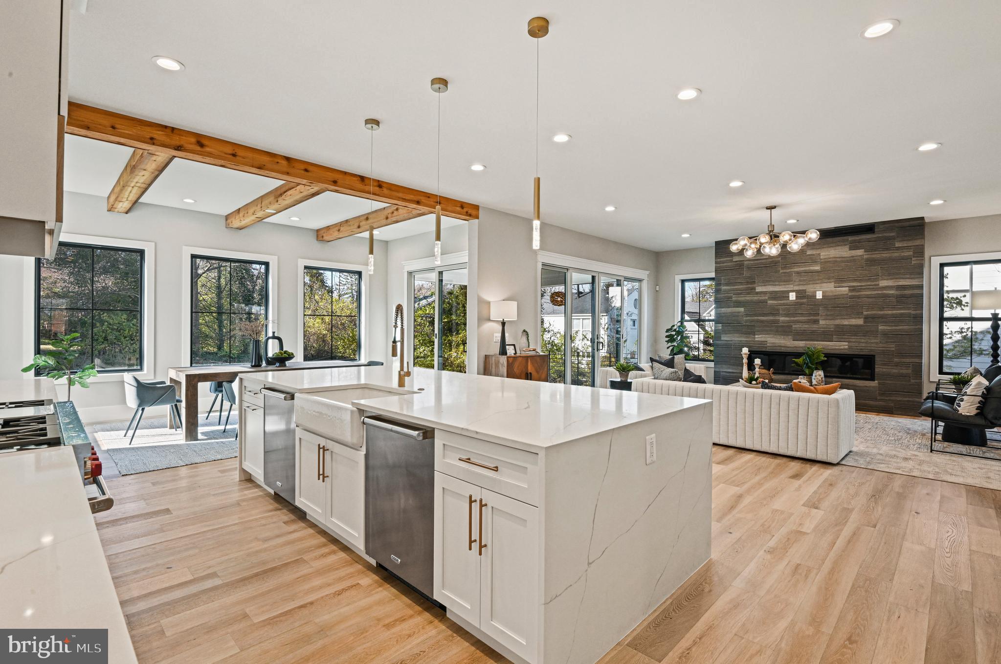 SOUTHRIDGE - Residential