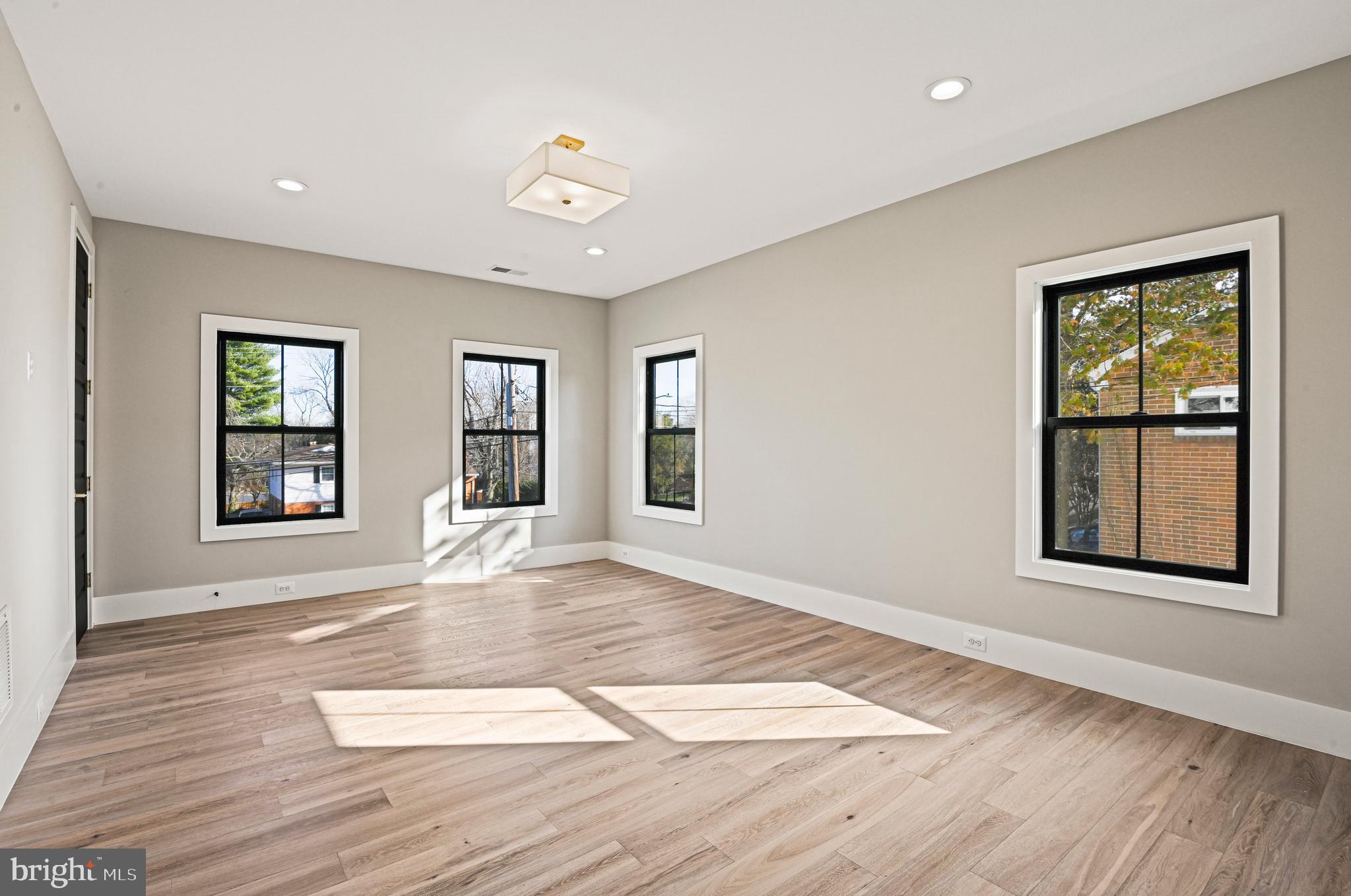 SOUTHRIDGE - Residential