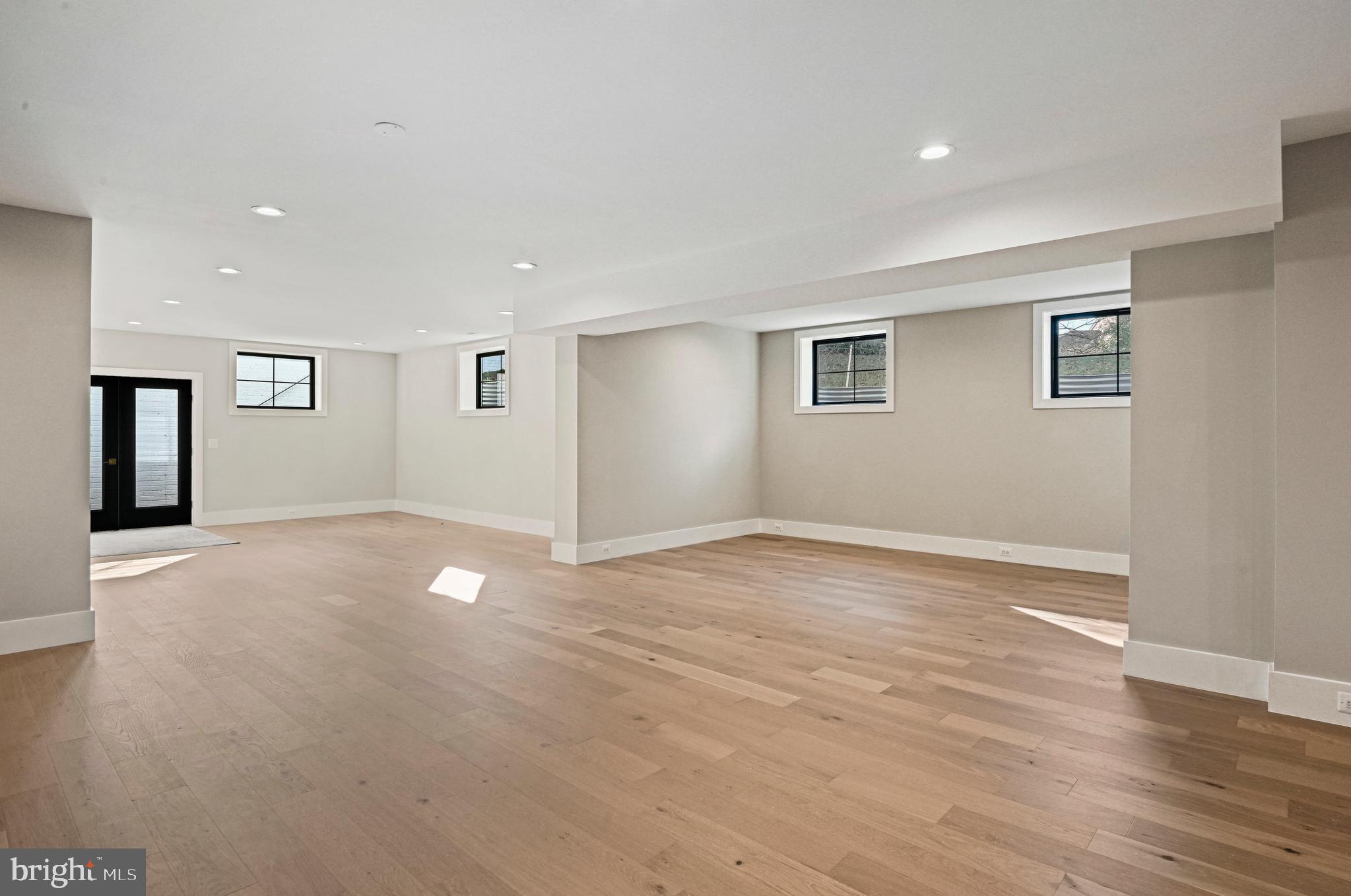 SOUTHRIDGE - Residential