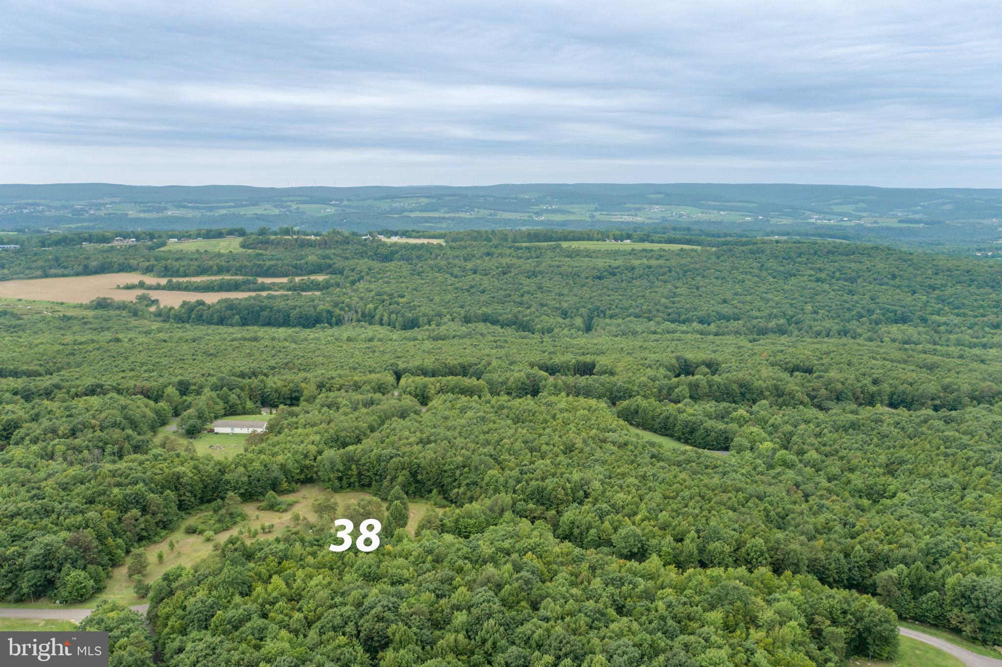 THE HIGHLANDS - Land