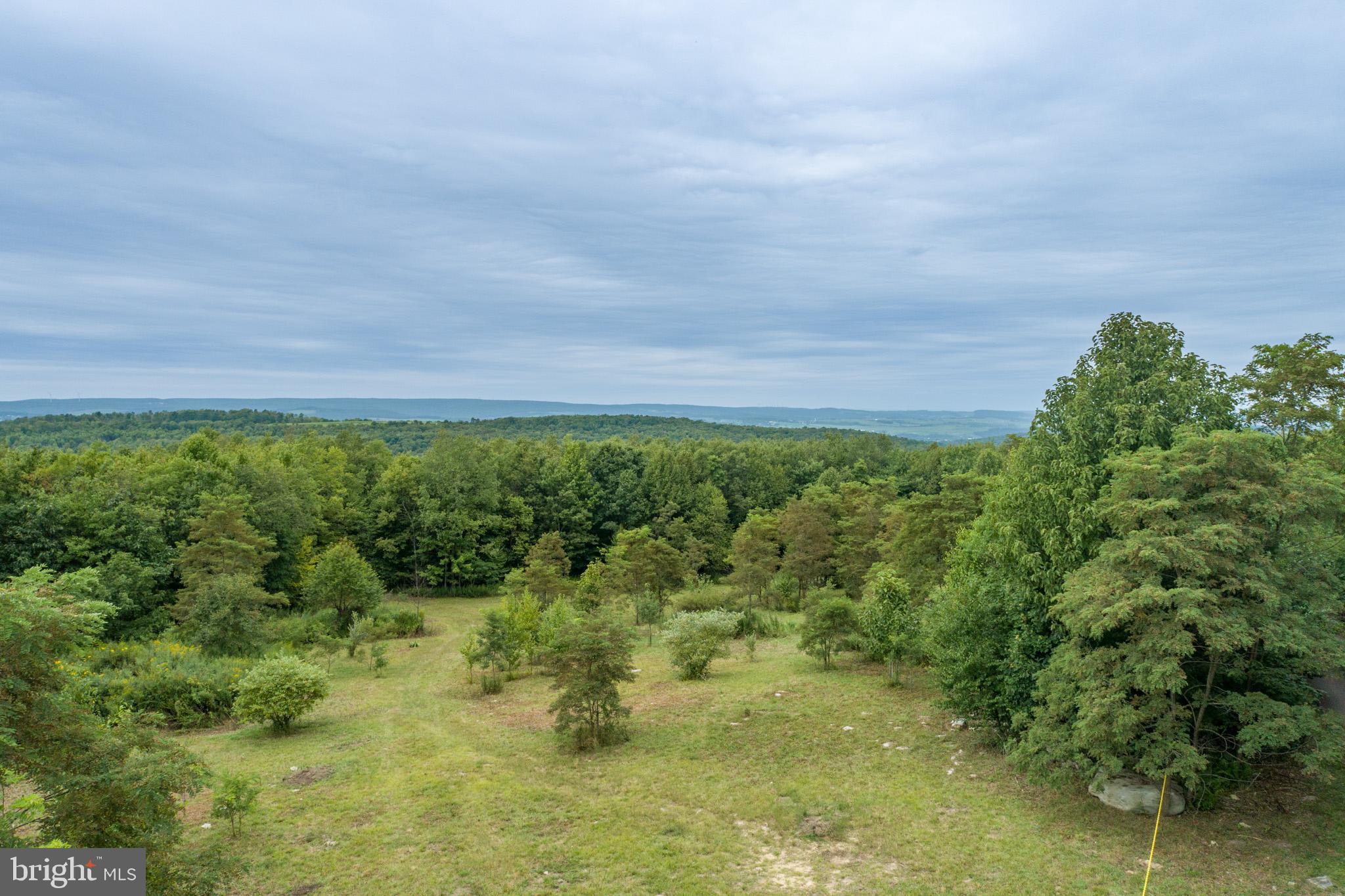 THE HIGHLANDS - Land