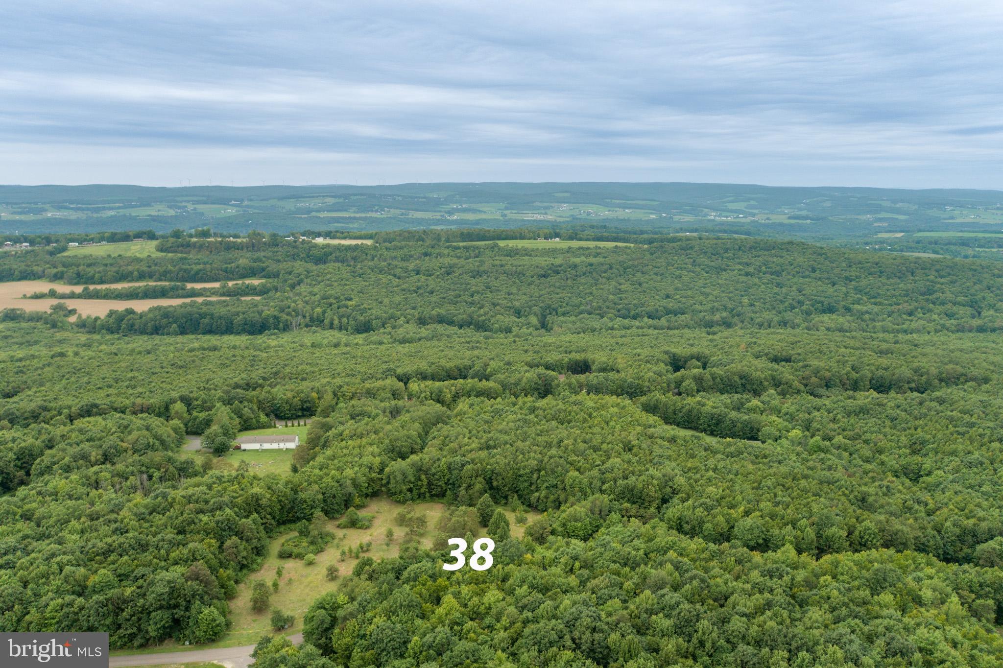 THE HIGHLANDS - Land