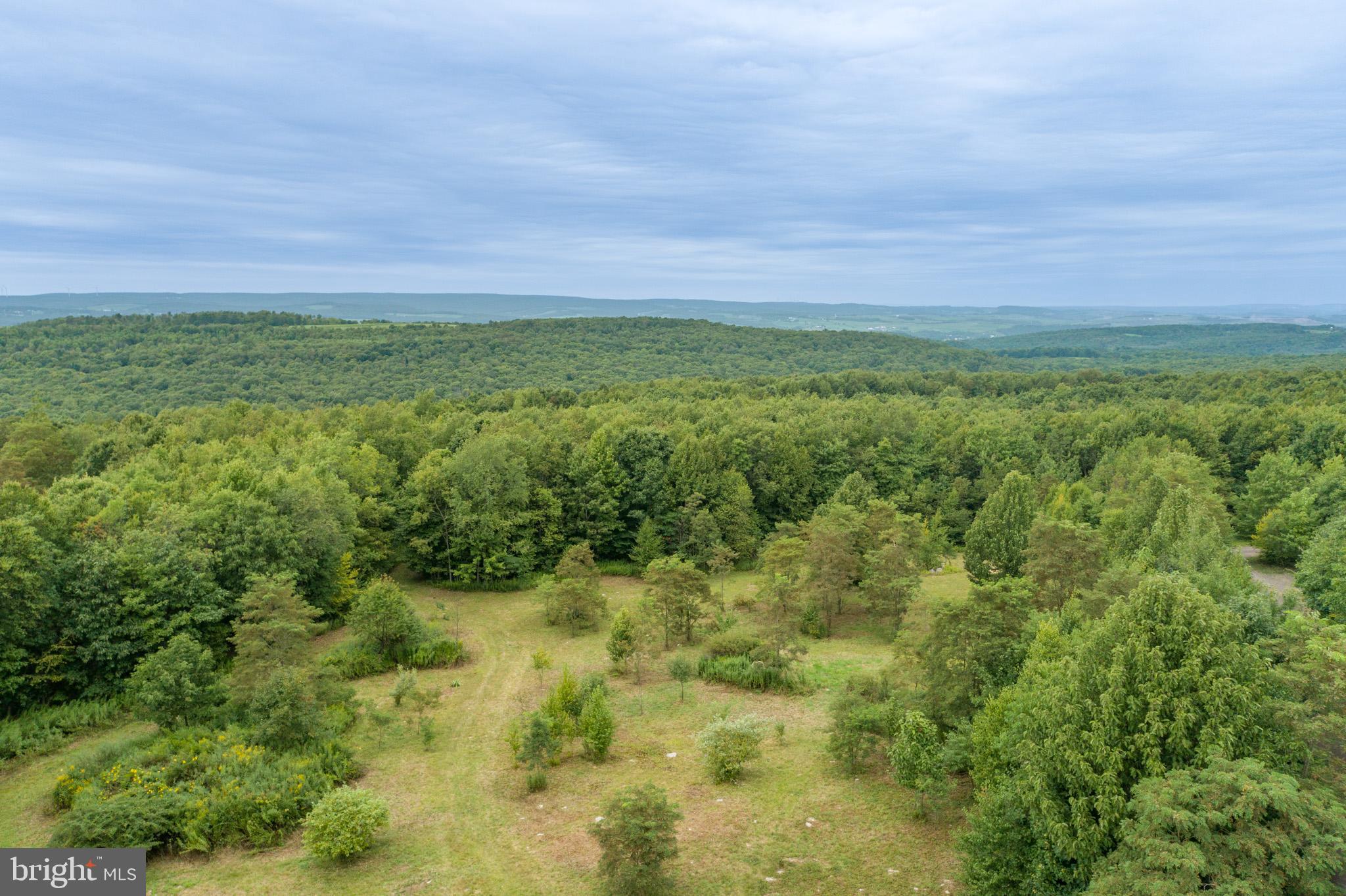 THE HIGHLANDS - Land