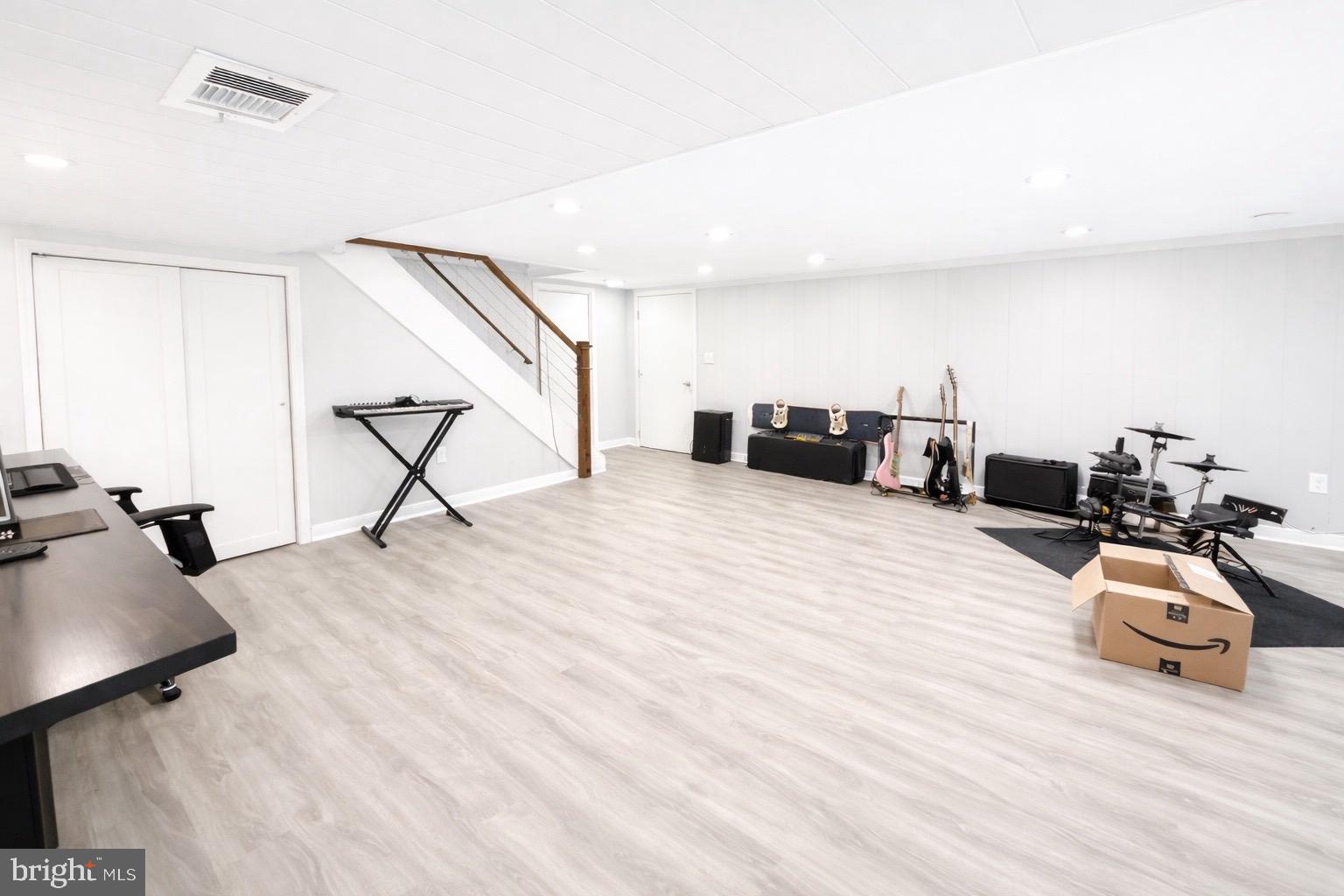 OAKWOOD TERRACE - Residential