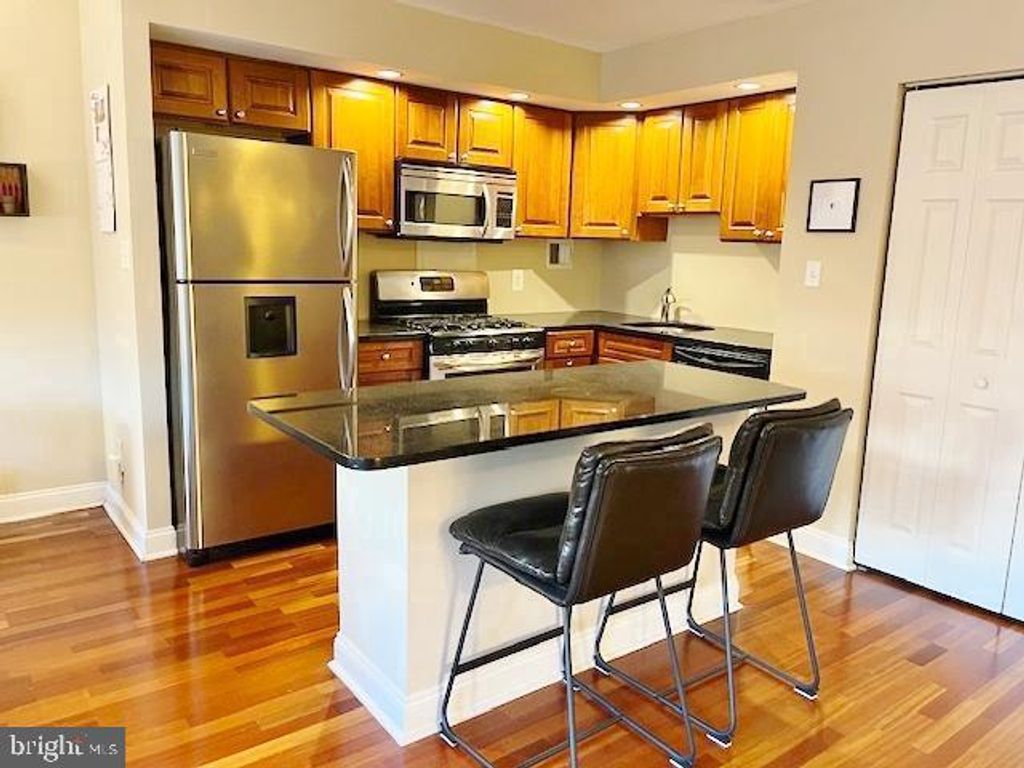 Photo of 2101 - 17 Chestnut Street #517, PHILADELPHIA, PA 19103 (MLS # PAPH2612642)