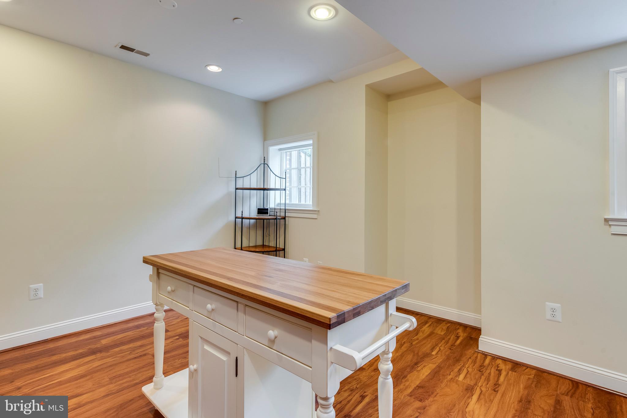 WARDOUR - Residential