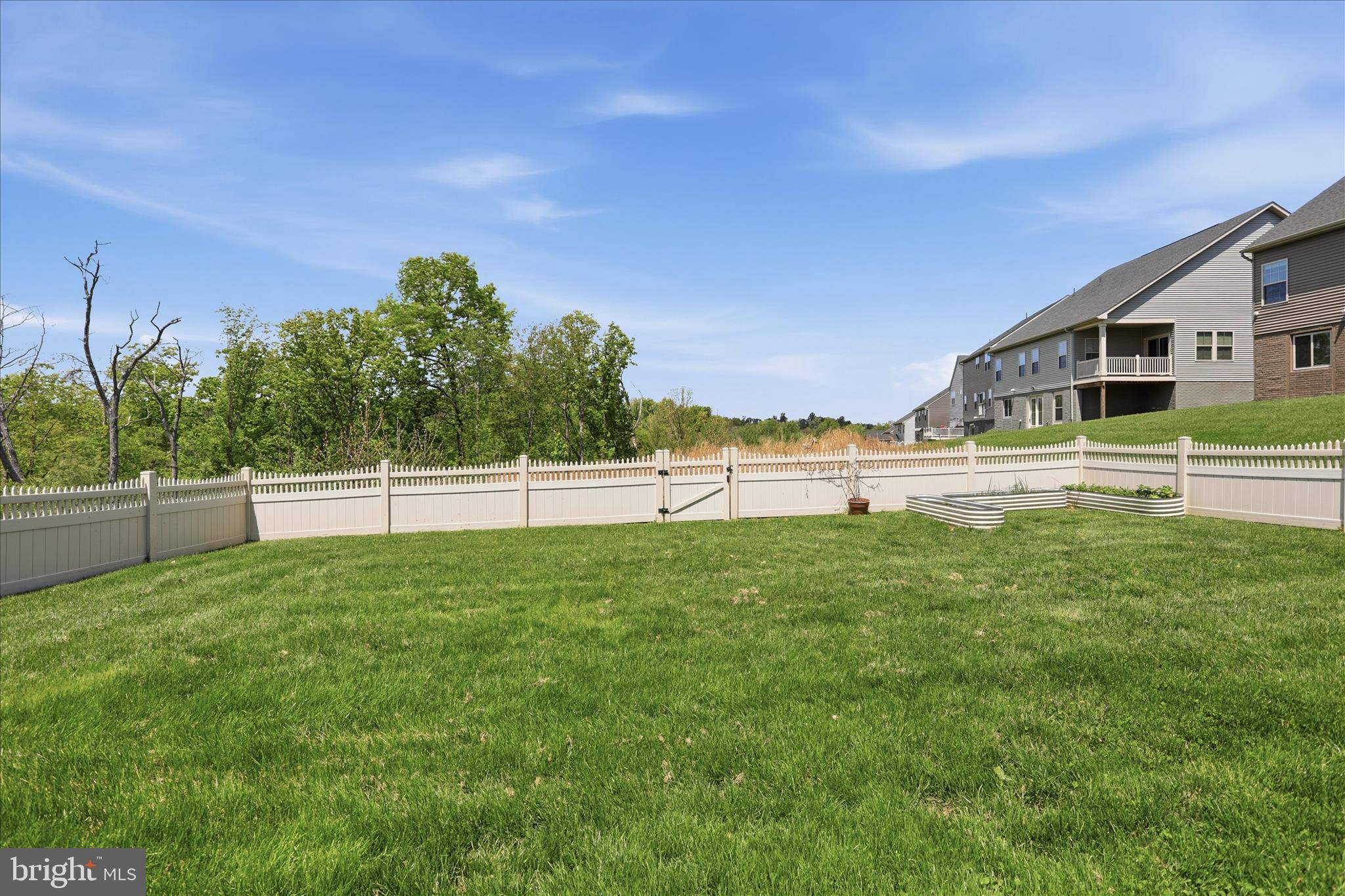 LAKE LINGANORE - Residential