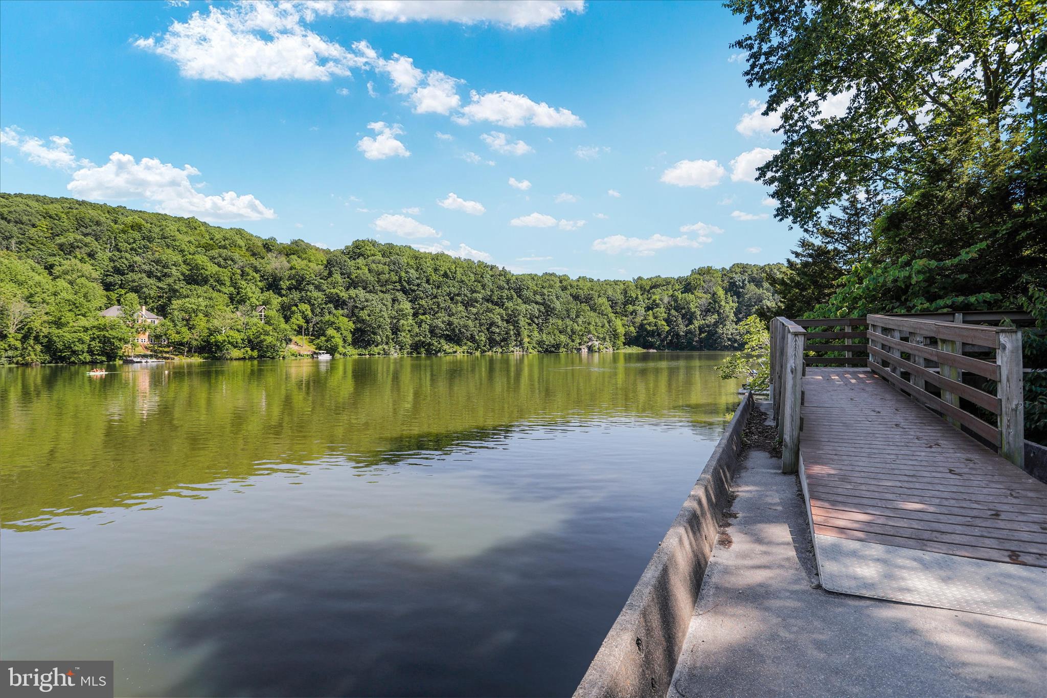 LAKE LINGANORE - Residential