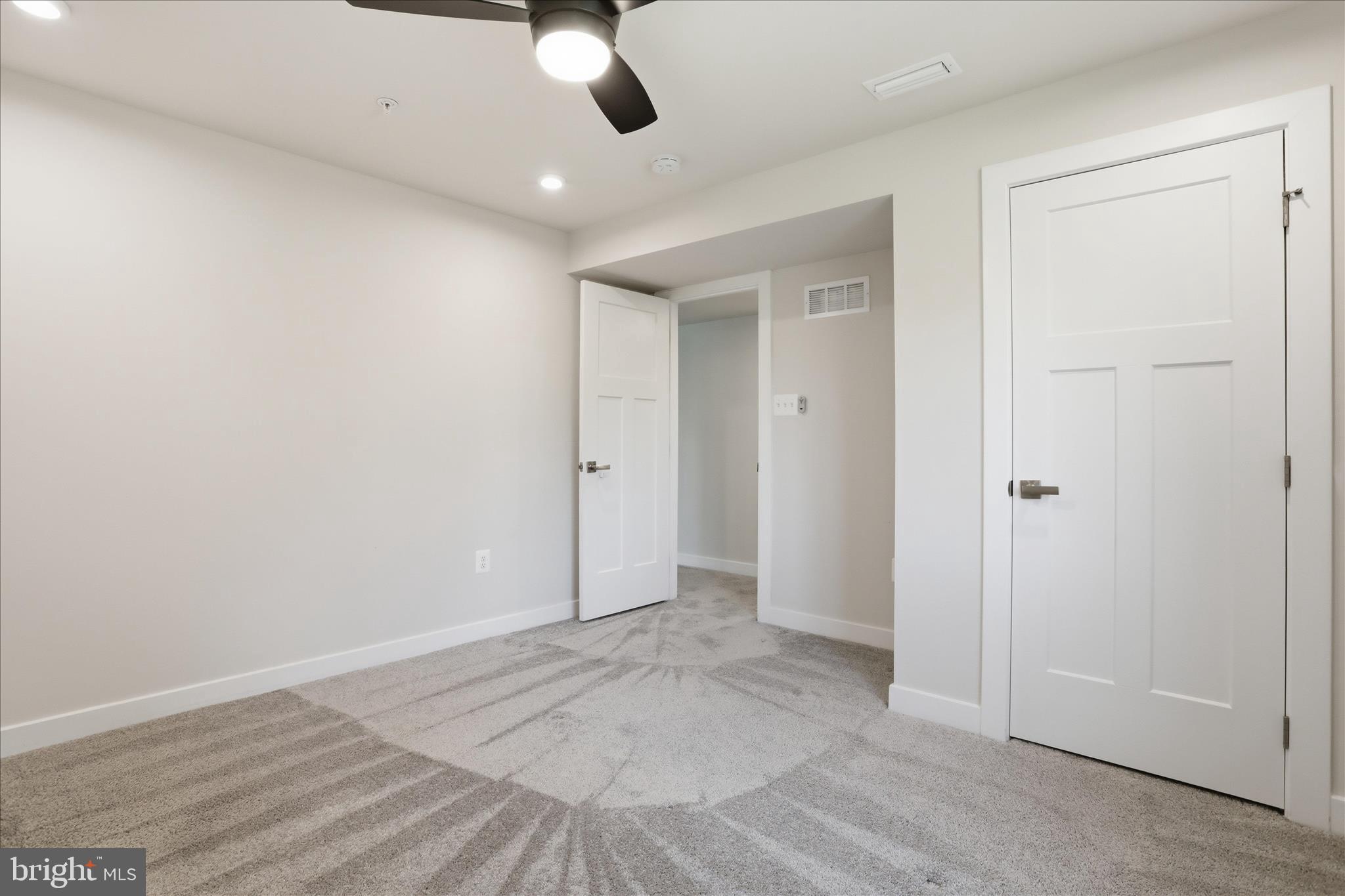 LAKE LINGANORE - Residential