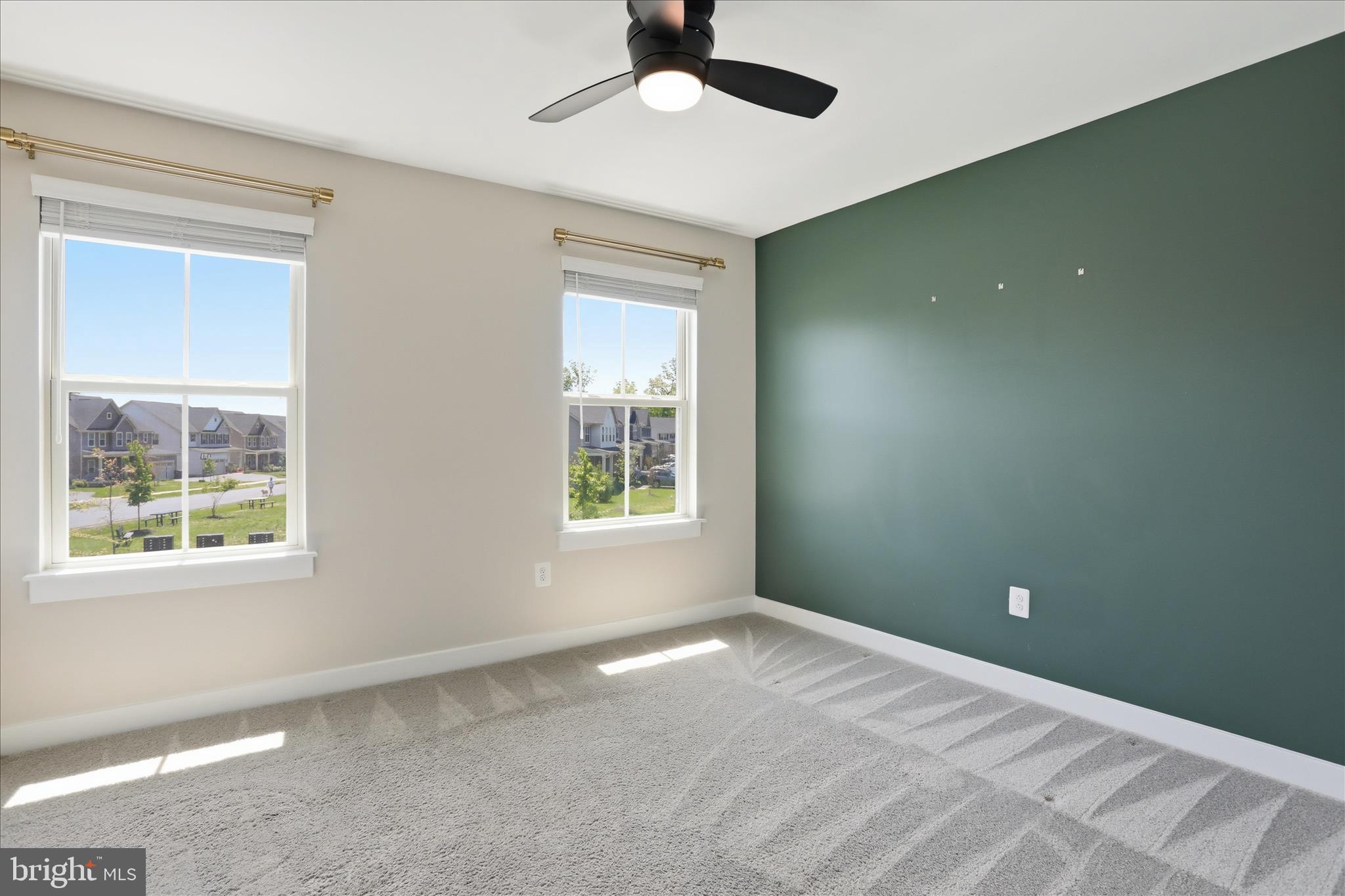 LAKE LINGANORE - Residential