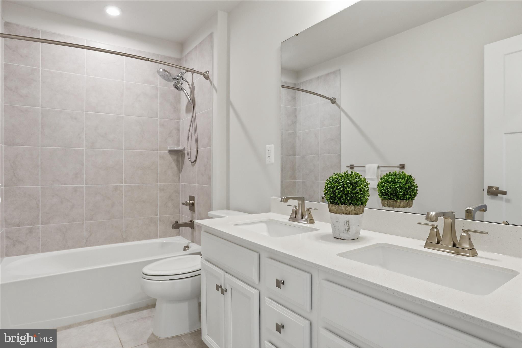 LAKE LINGANORE - Residential