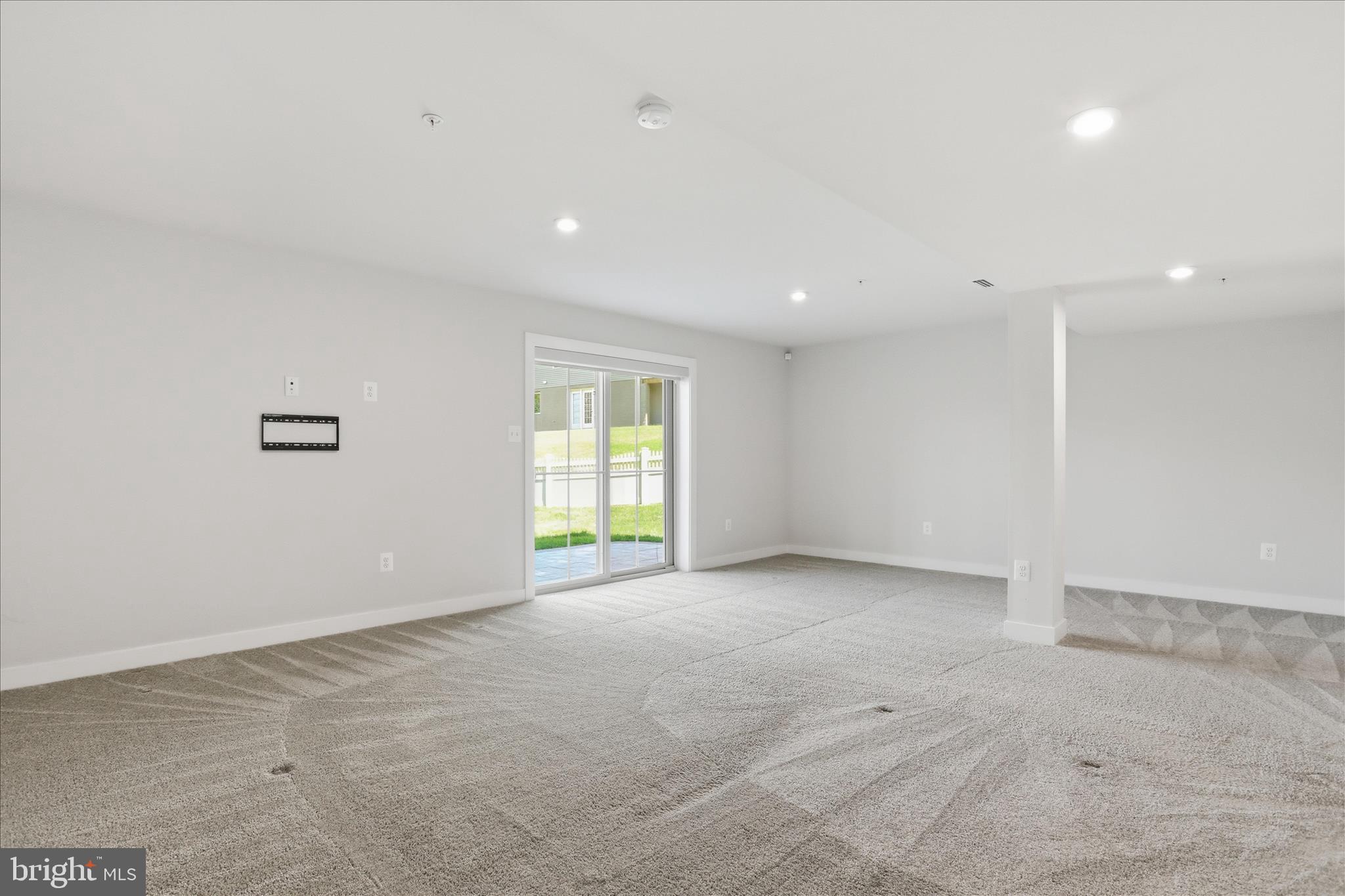 LAKE LINGANORE - Residential