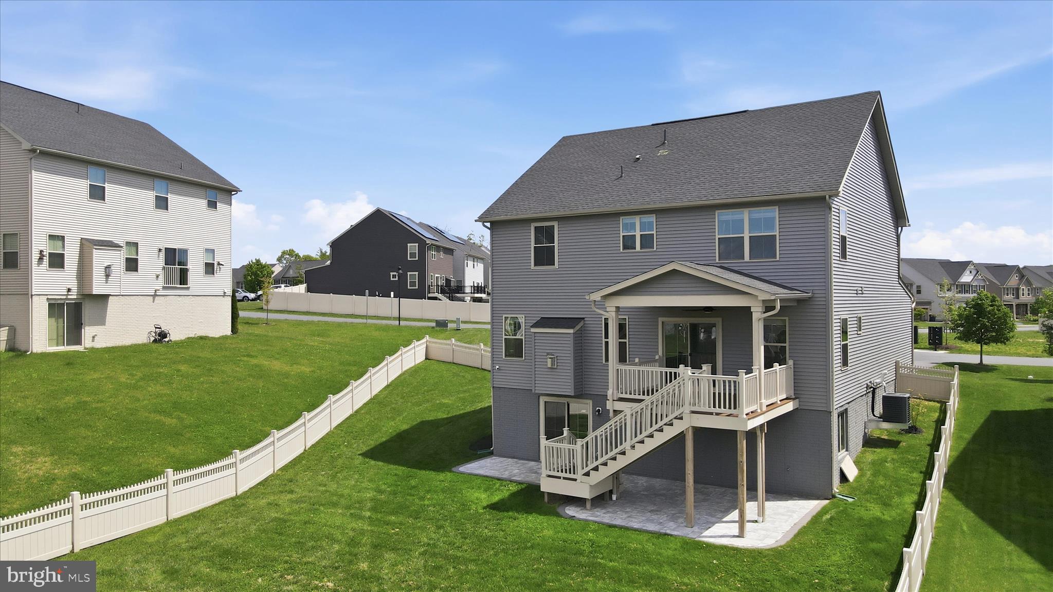 LAKE LINGANORE - Residential