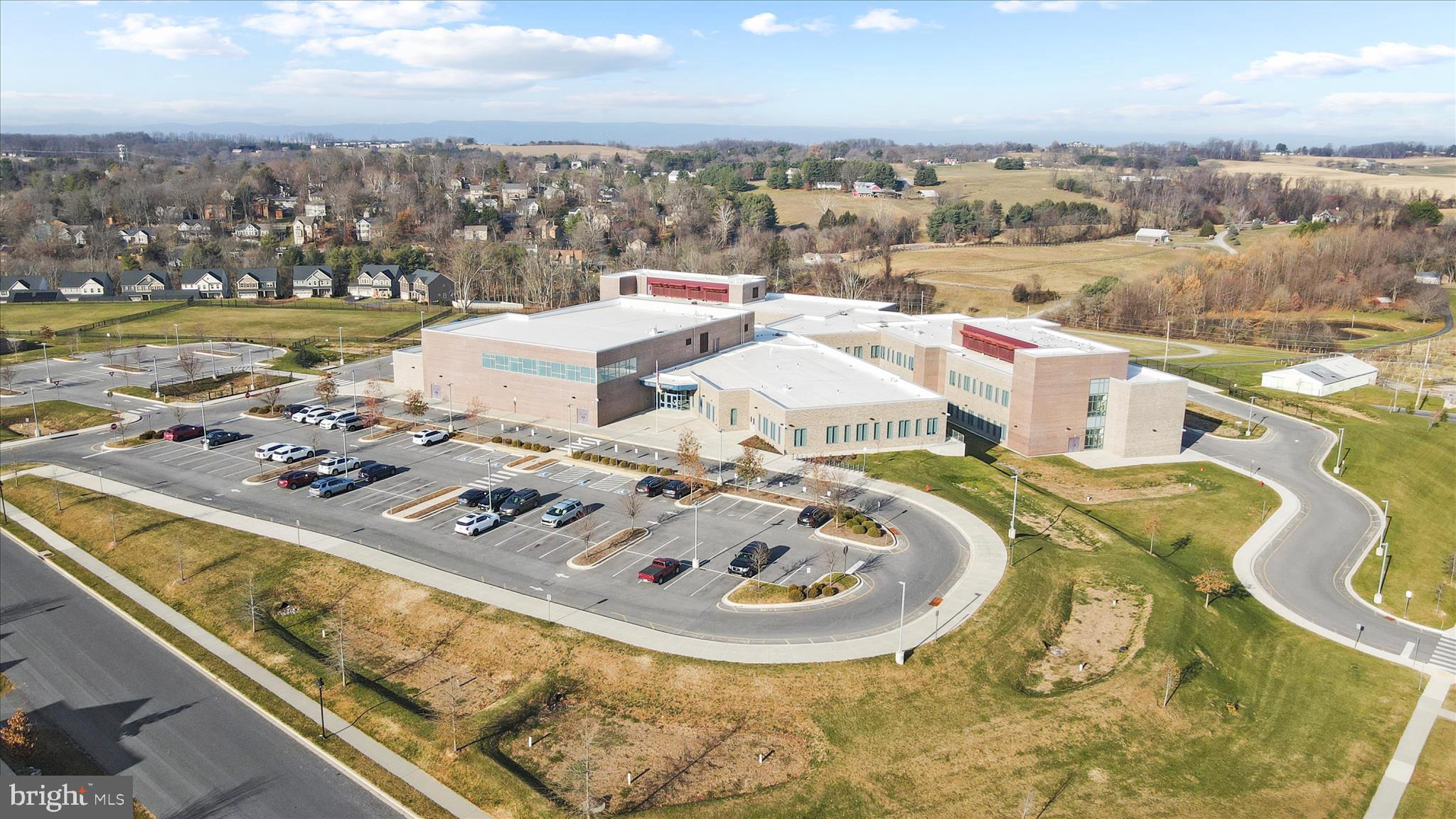 LAKE LINGANORE - Residential