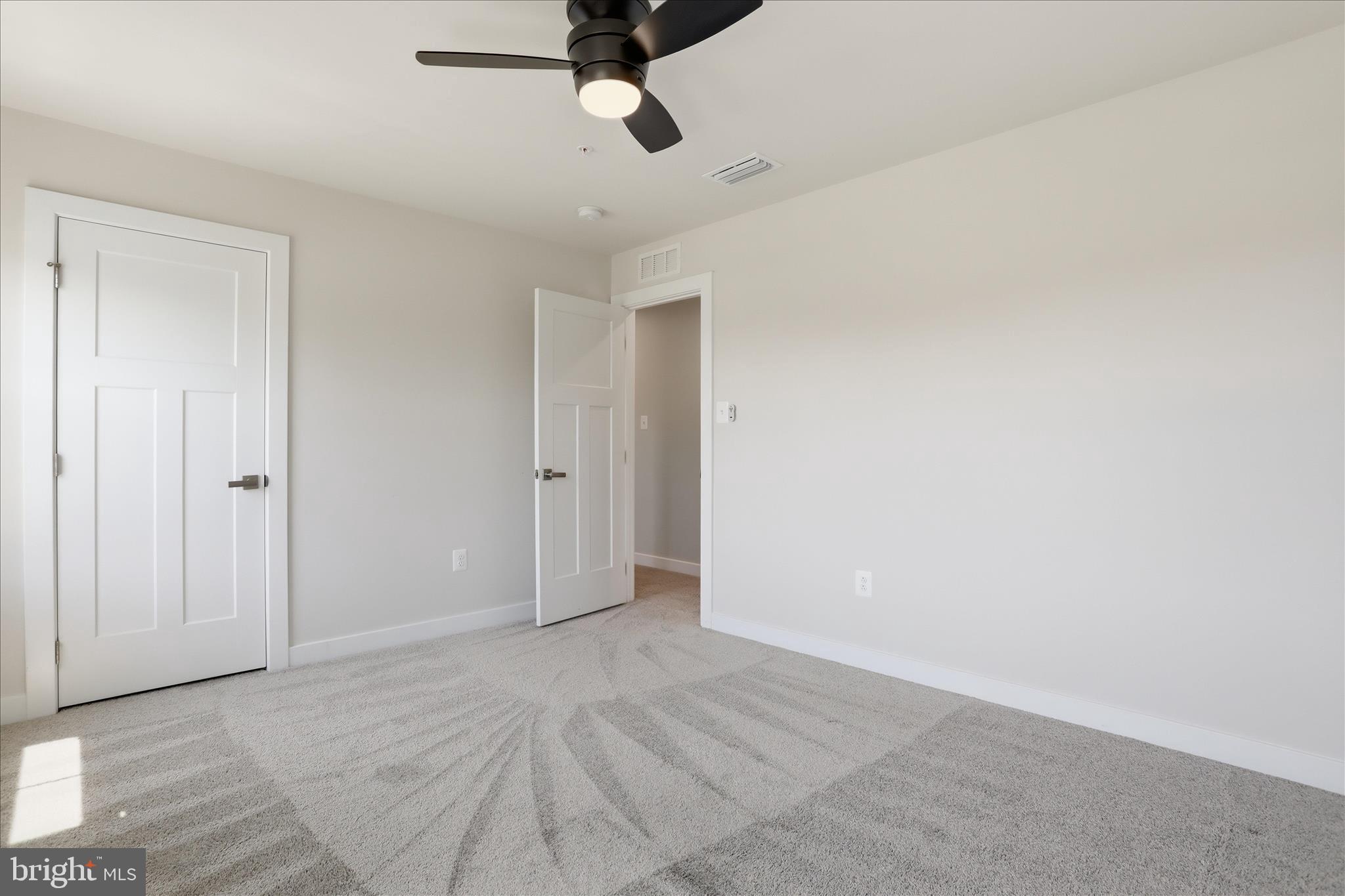 LAKE LINGANORE - Residential