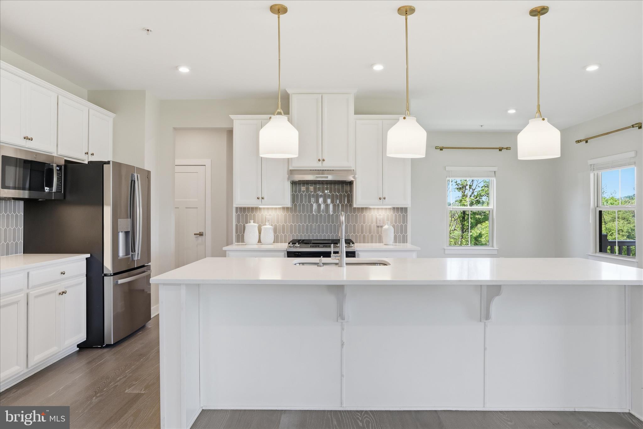 LAKE LINGANORE - Residential