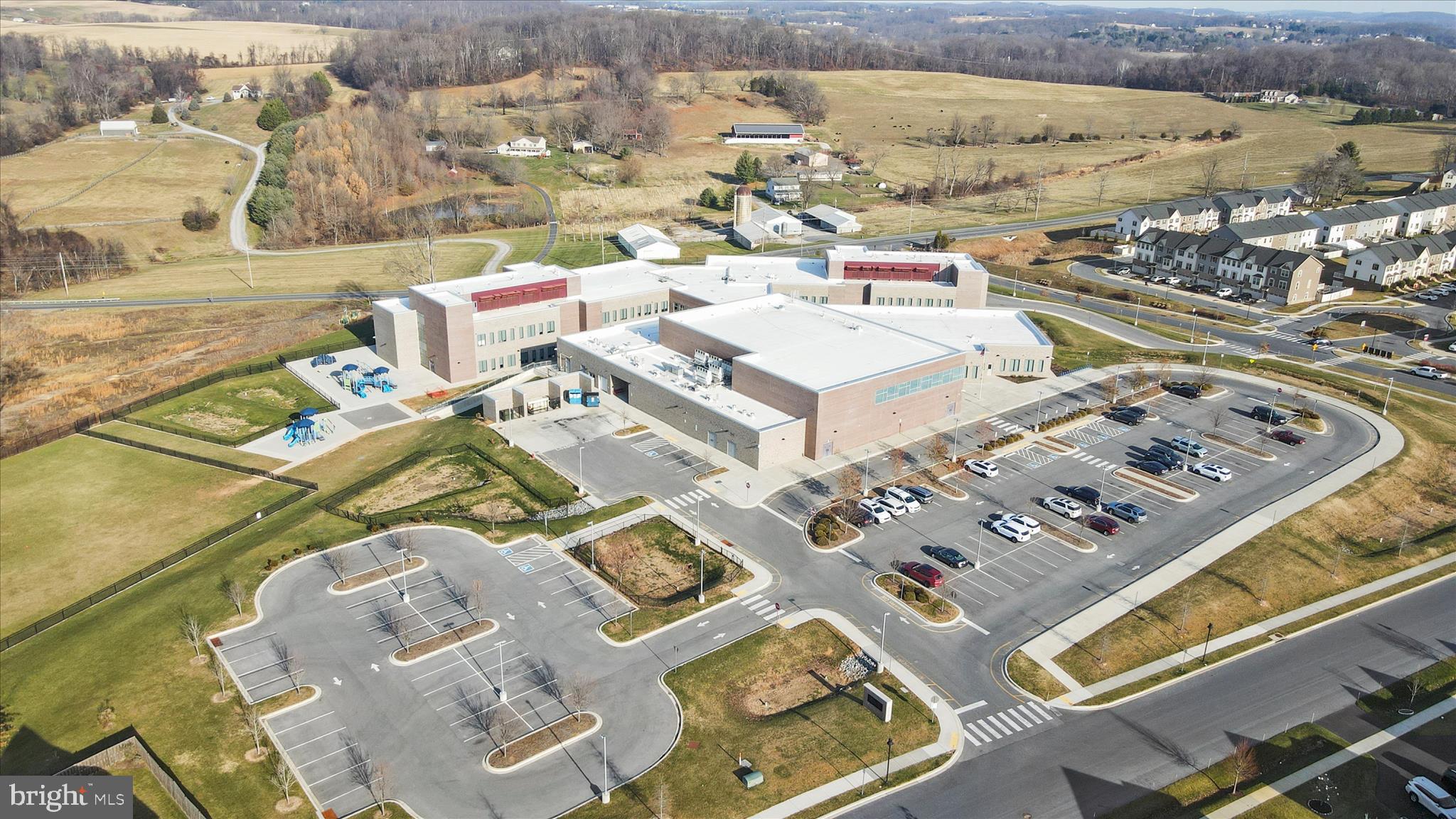 LAKE LINGANORE - Residential